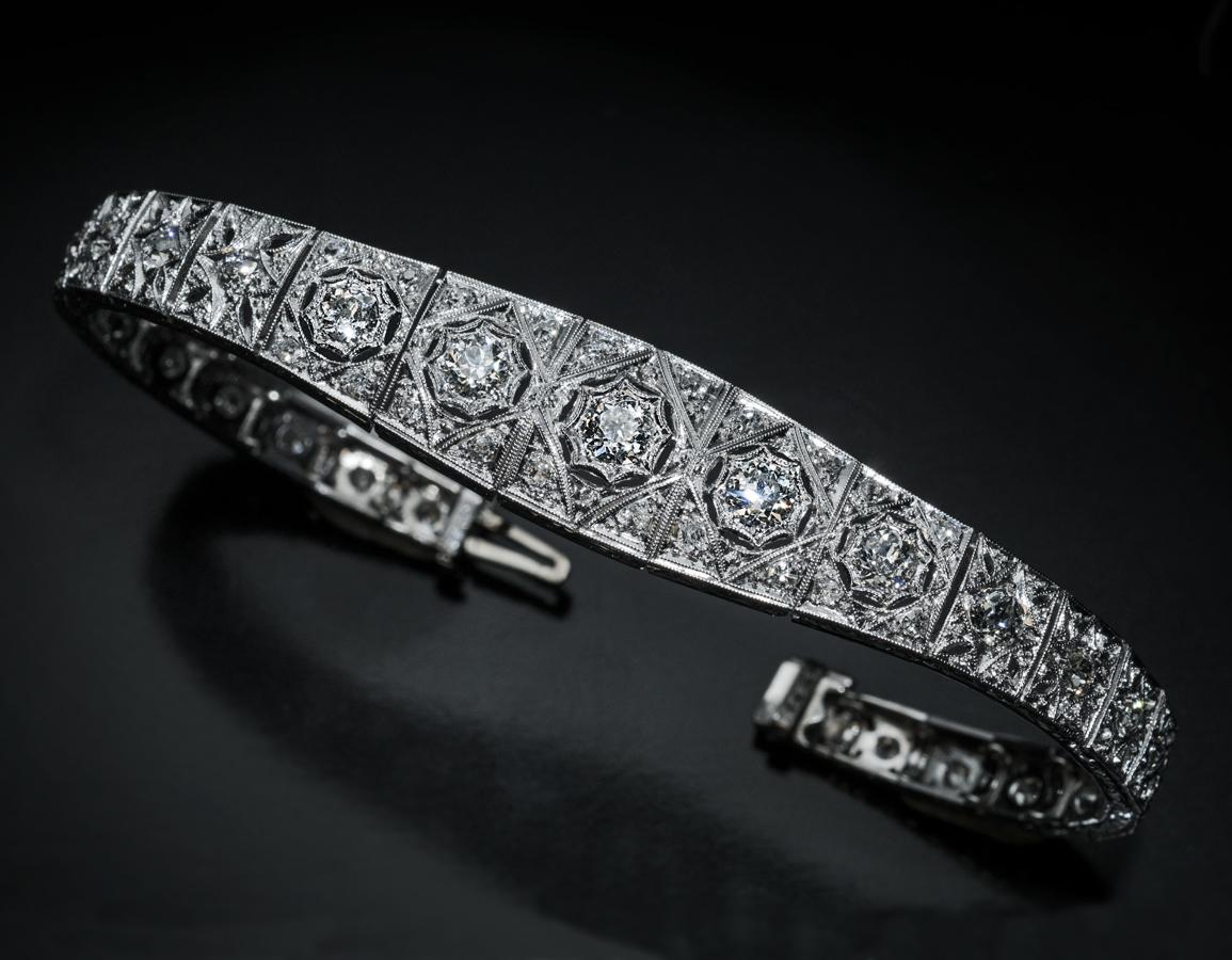 Antique Art Deco Diamond Platinum Openwork Bracelet In Excellent Condition For Sale In Chicago, IL