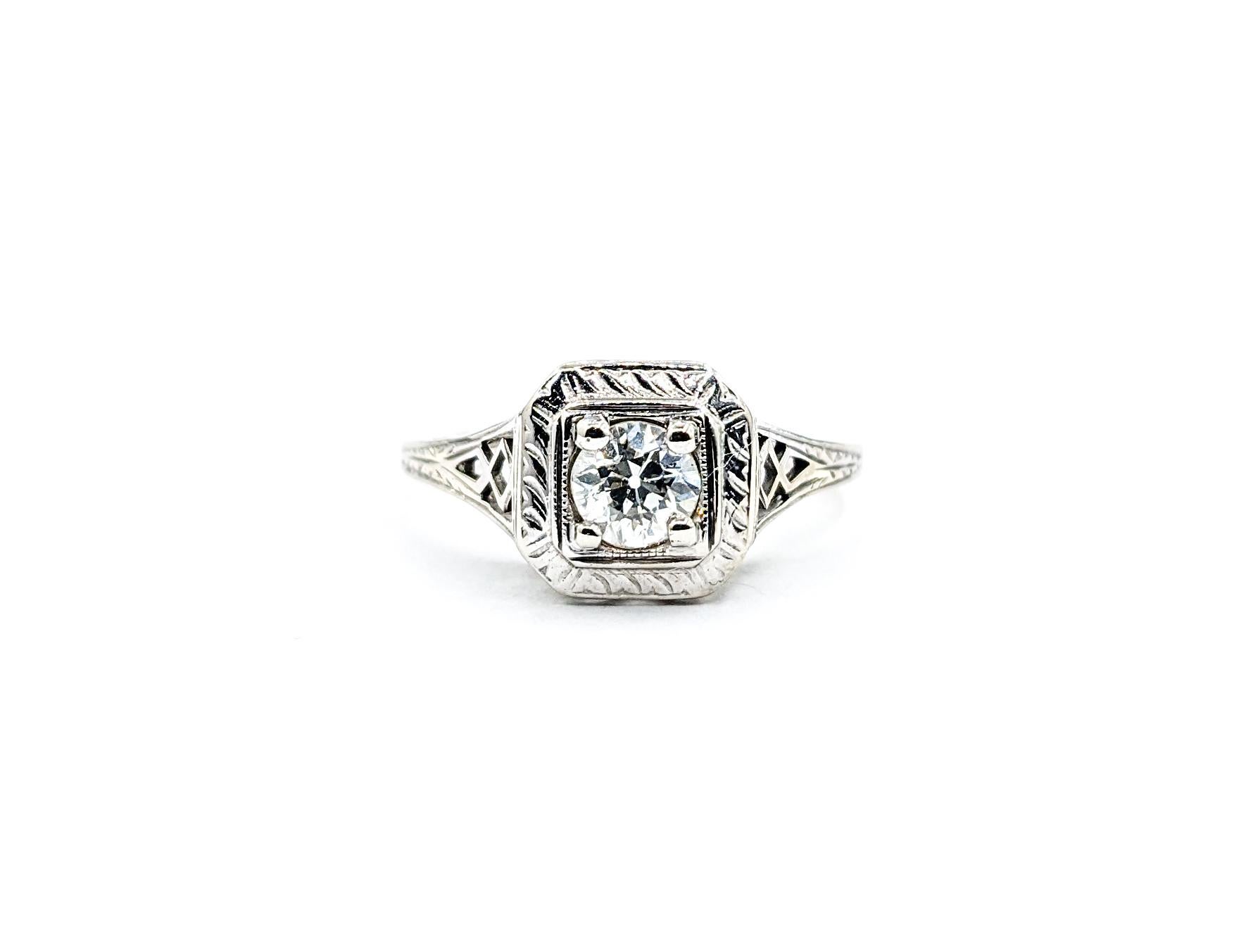 Antique Art Deco Diamond Ring In White Gold For Sale 6