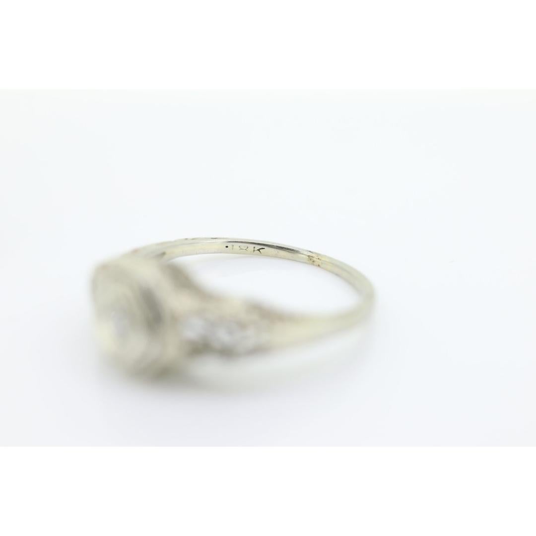 Antiker Art Deco Diamant Solitär-Ring. 18k Weißgold quadratisch gefasster Diamant im Zustand „Gut“ in Port Charlotte, FL