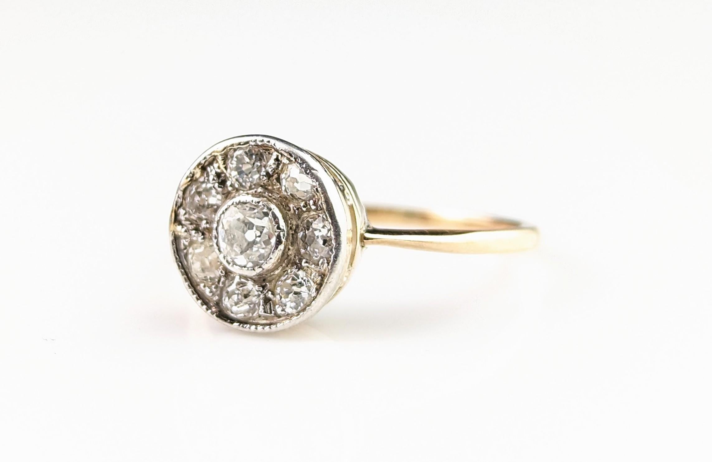 Antique Art Deco Diamond target ring, 18k gold, Engagement rings  For Sale 4