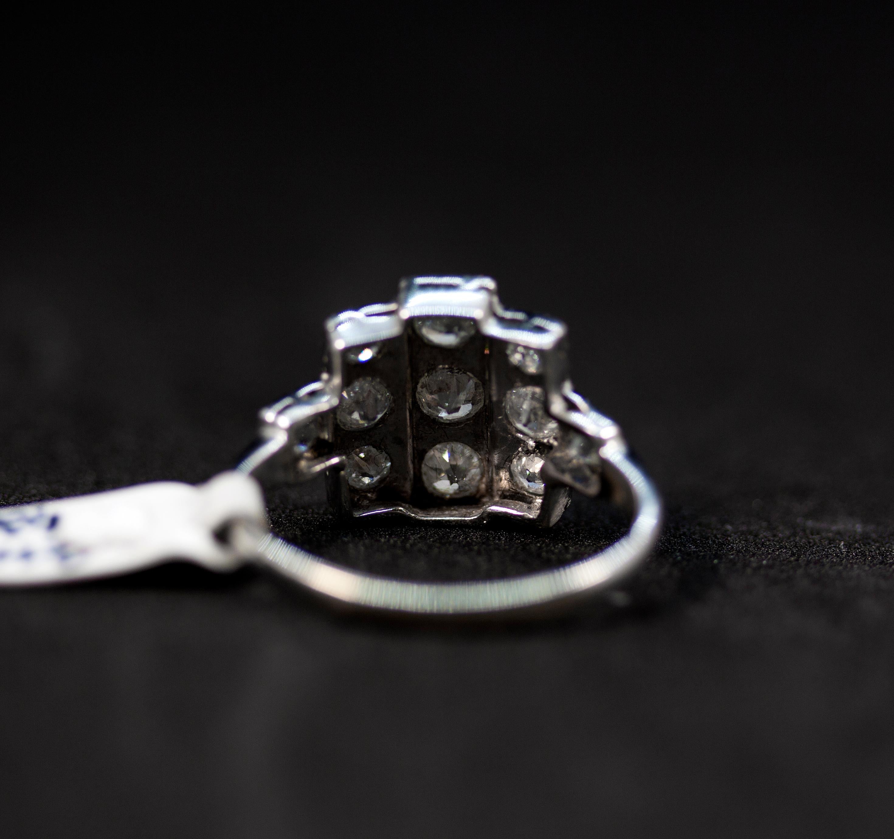 Antiker antiker Art-Dco-Cocktailring mit Diamant-Cluster aus Weißgold, Österreich, um 1930 1