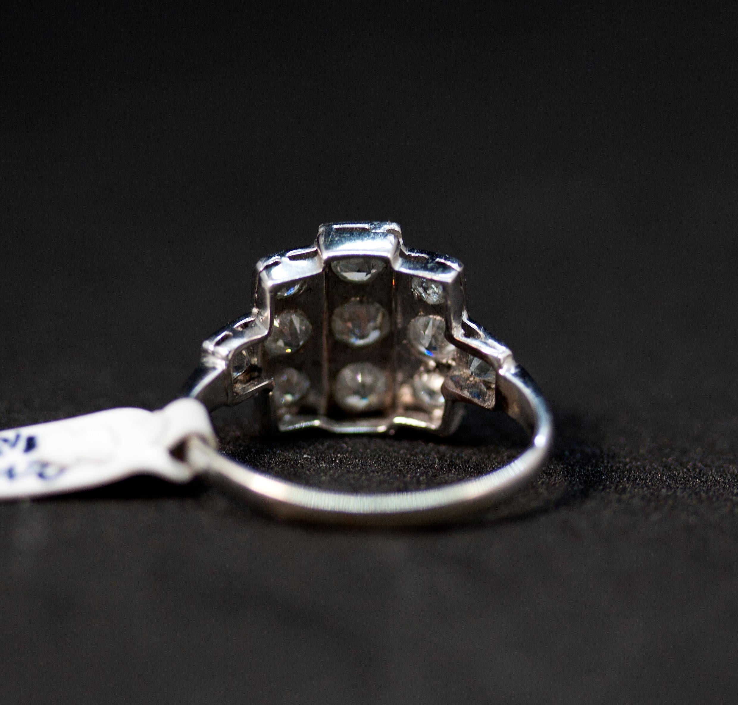Antique Art Déco Diamond White Gold Cluster Cocktail Ring, Austria, Around 1930 In Good Condition For Sale In Vienna, AT