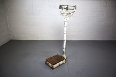 Antique Art-Deco doctor's scale
