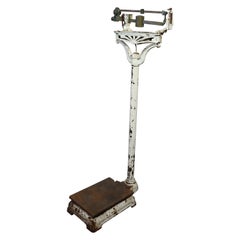 Used Art-Deco doctor's scale
