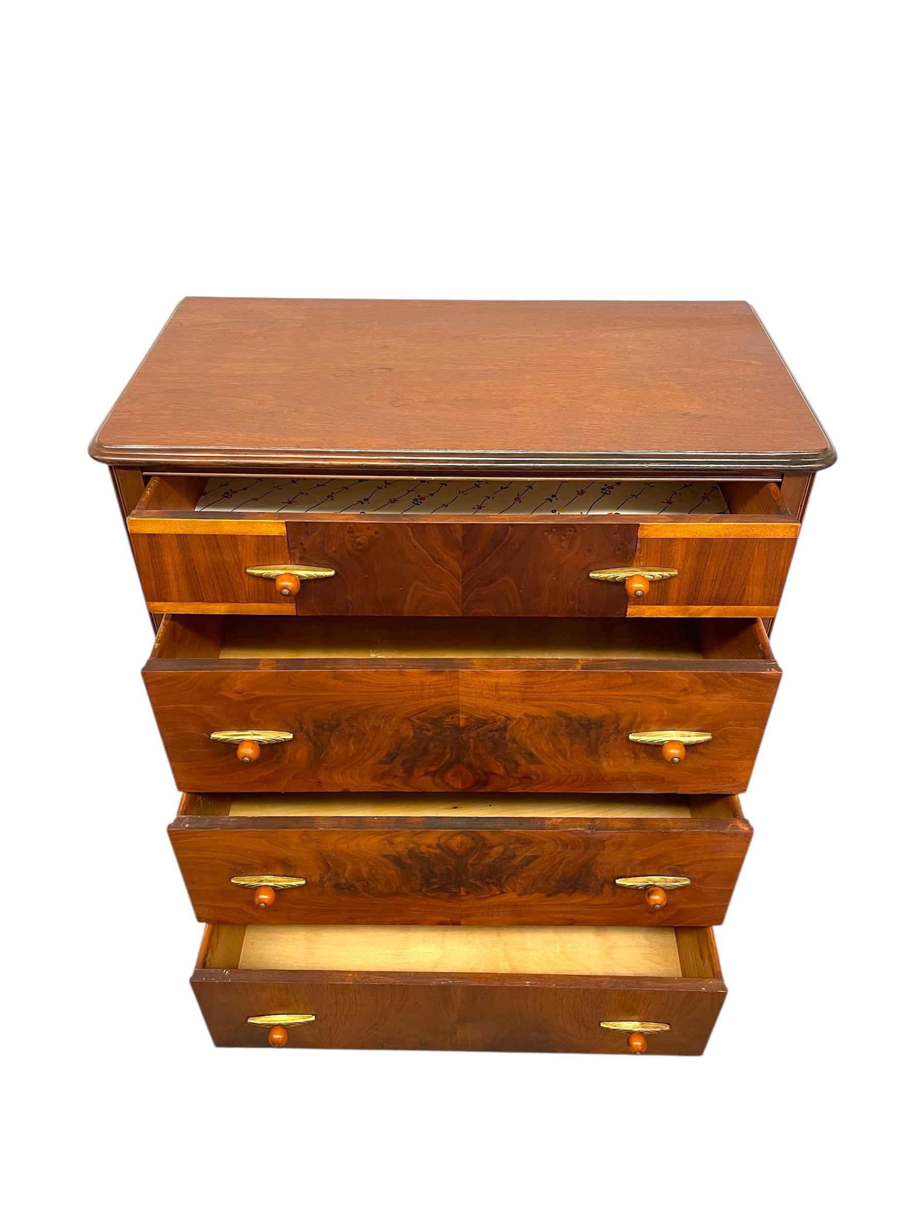 Antico comò Art Deco con maniglie in bachelite e ottone in vendita 3