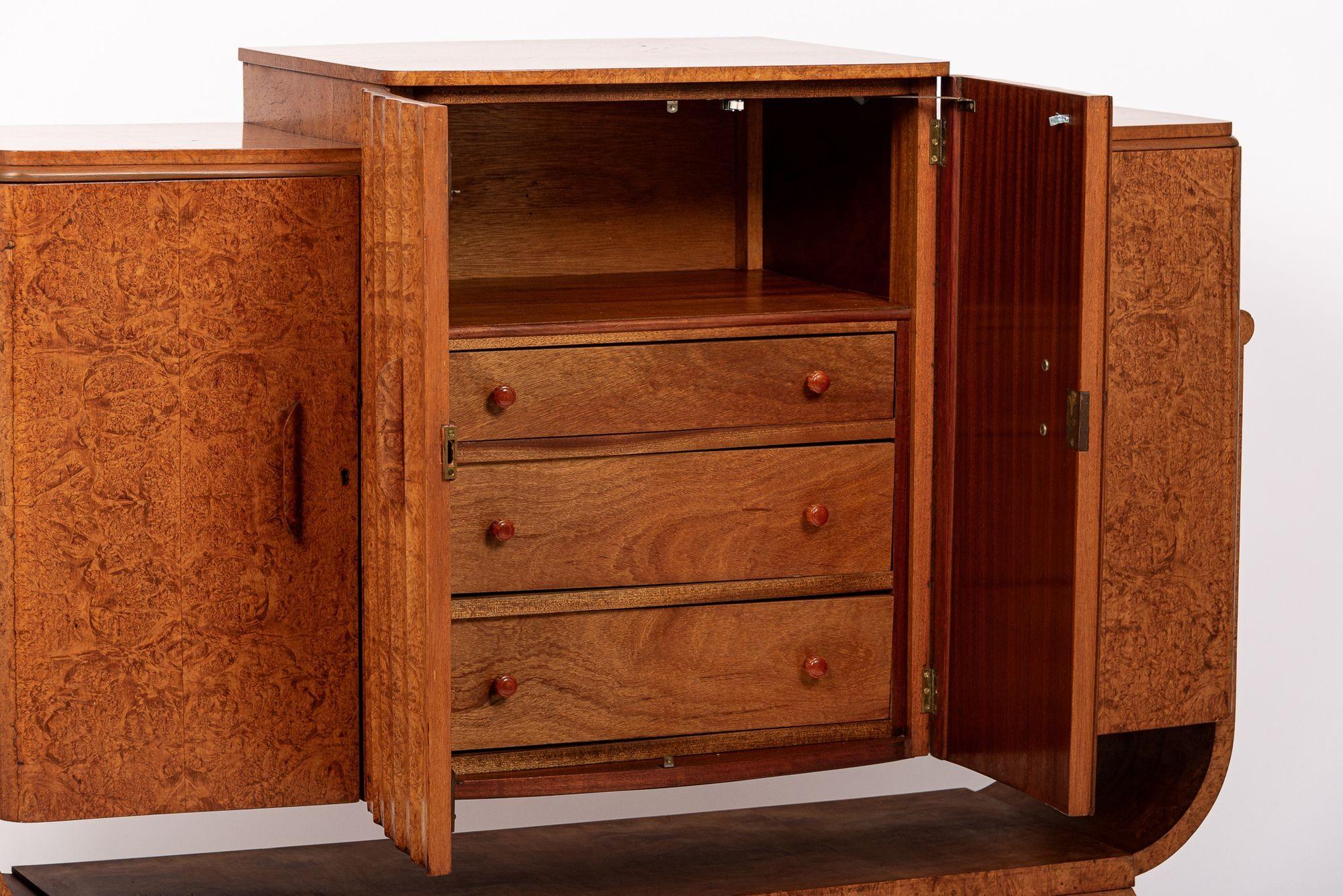 Antiguo mueble bar o aparador Art Decó de madera de olmo Años 30 5