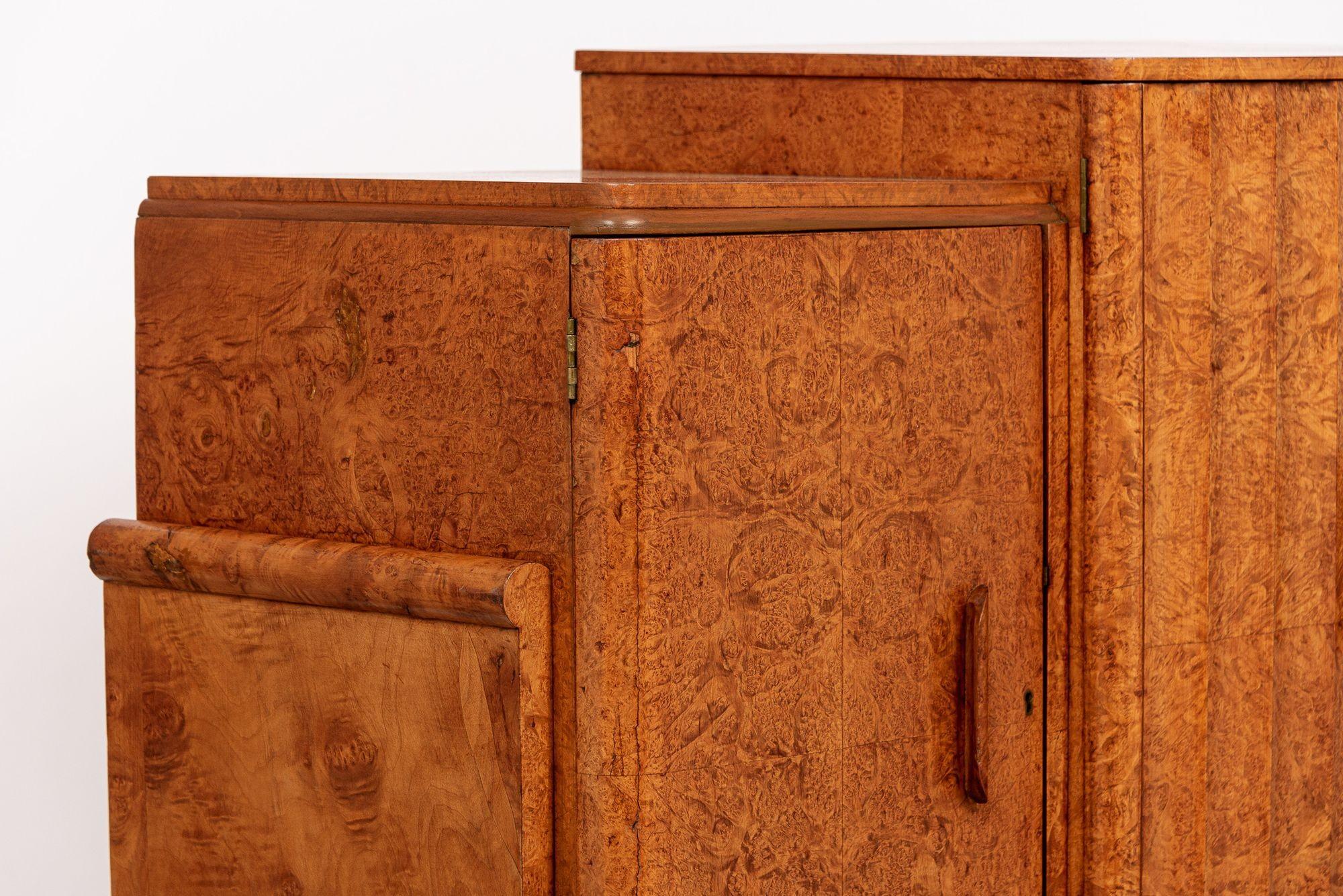 Antiguo mueble bar o aparador Art Decó de madera de olmo Años 30 6