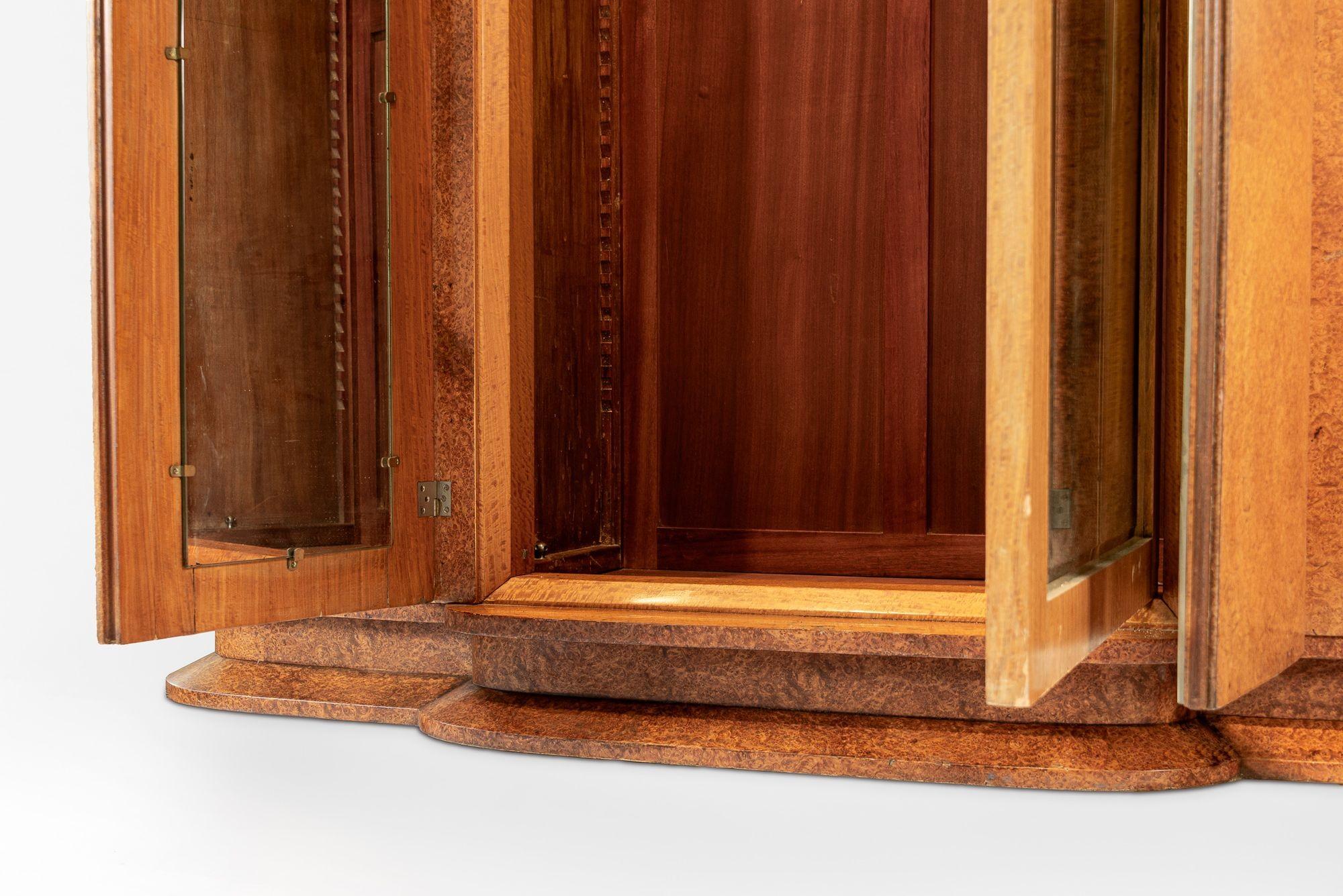 Antique Art Deco Elm Wood Mirror Armoire Cabinet, 1940s en vente 7