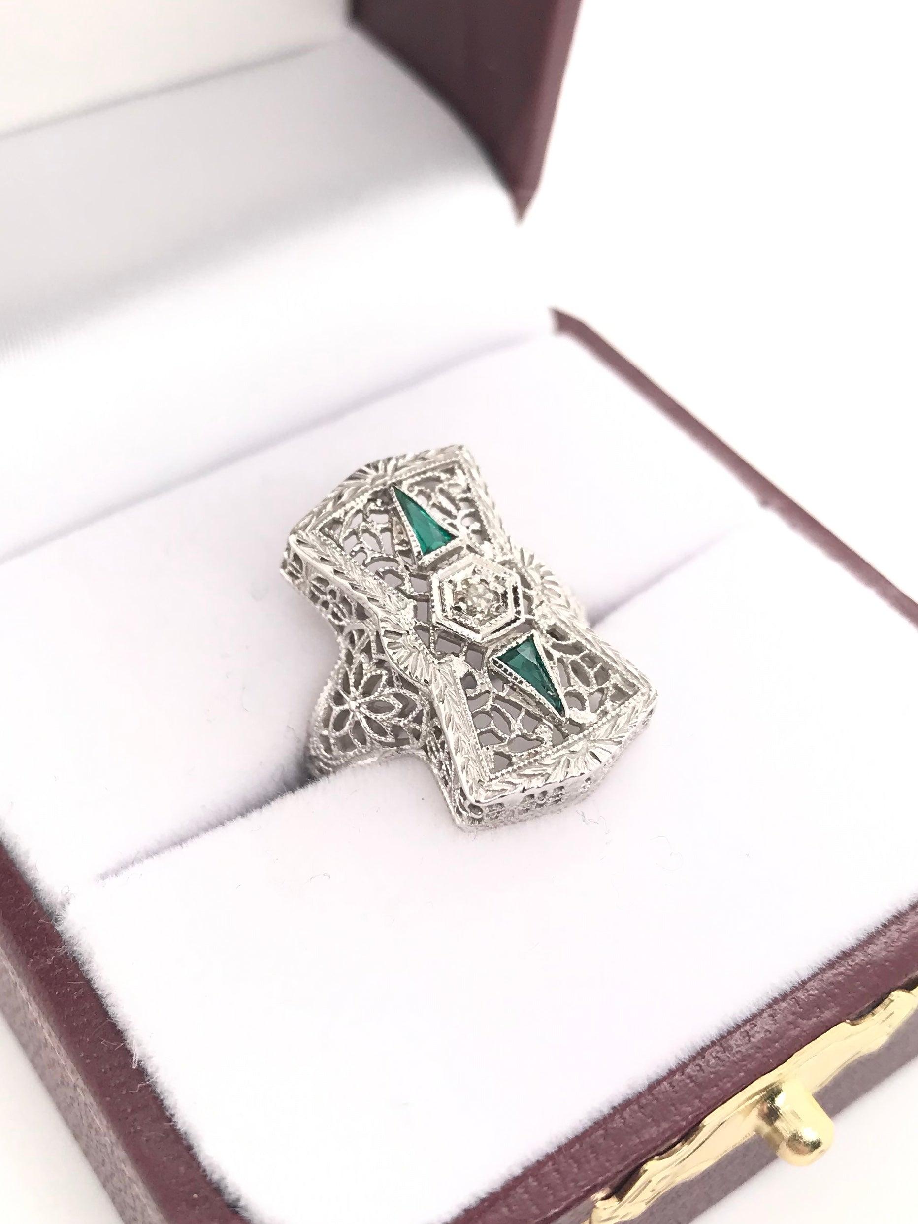 Antique Art Deco Emerald and Diamond Filigree Ring For Sale 7