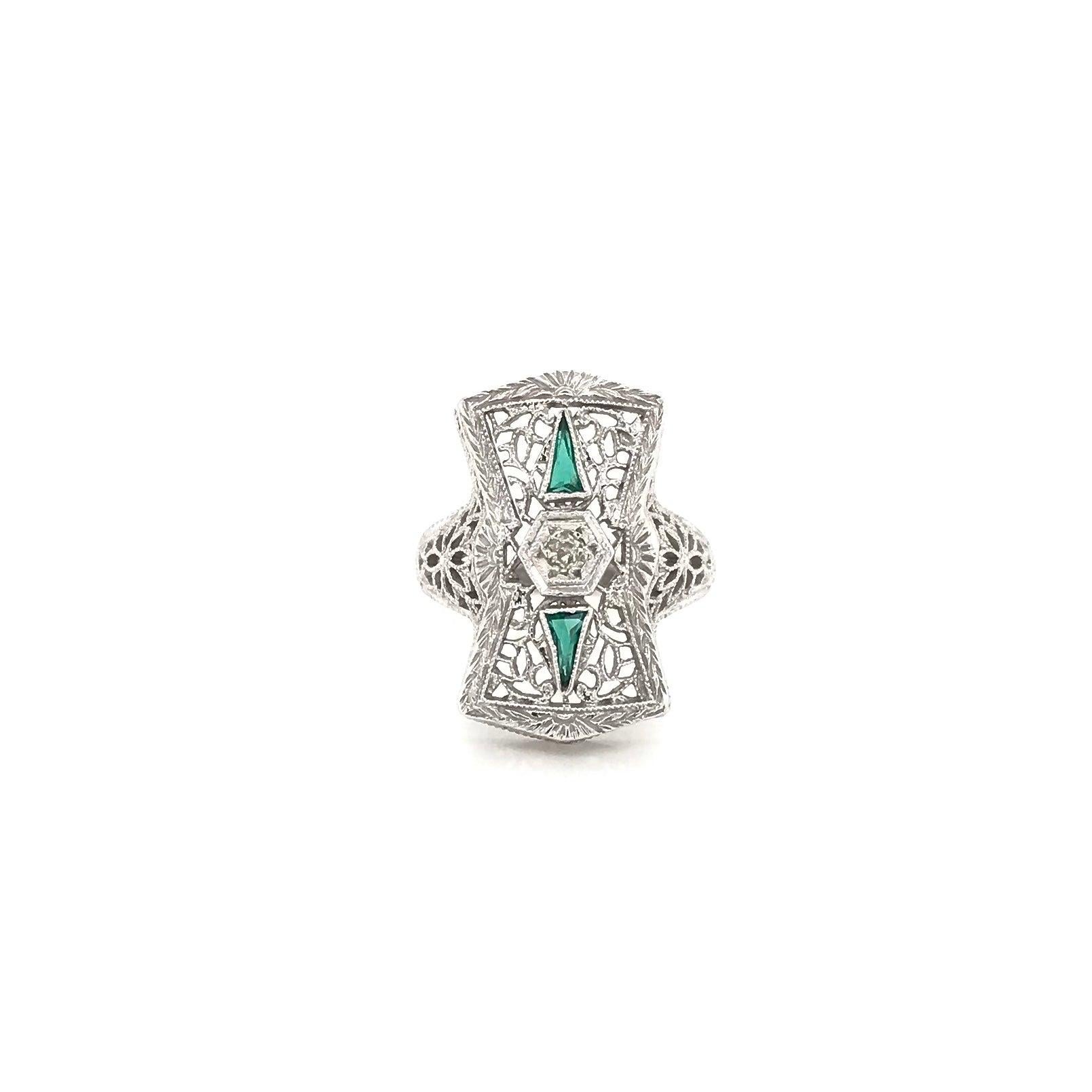 Antique Art Deco Emerald and Diamond Filigree Ring In Good Condition In Montgomery, AL