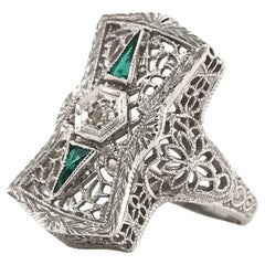 Antique Art Deco Emerald and Diamond Filigree Ring