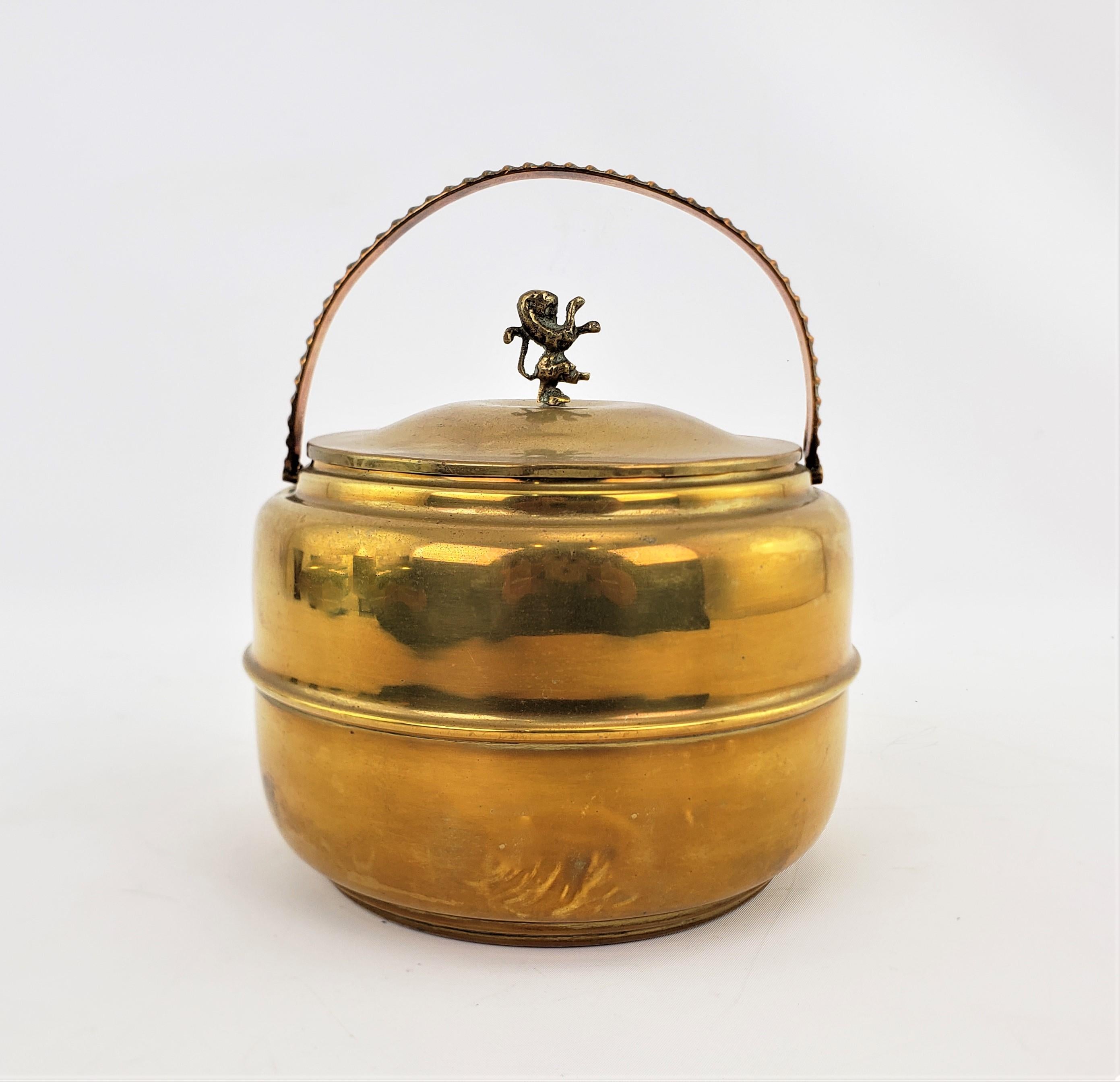 Antique Art Deco English Solid Brass Ice Bucket with Figural Rearing Lion Finial In Good Condition For Sale In Hamilton, Ontario