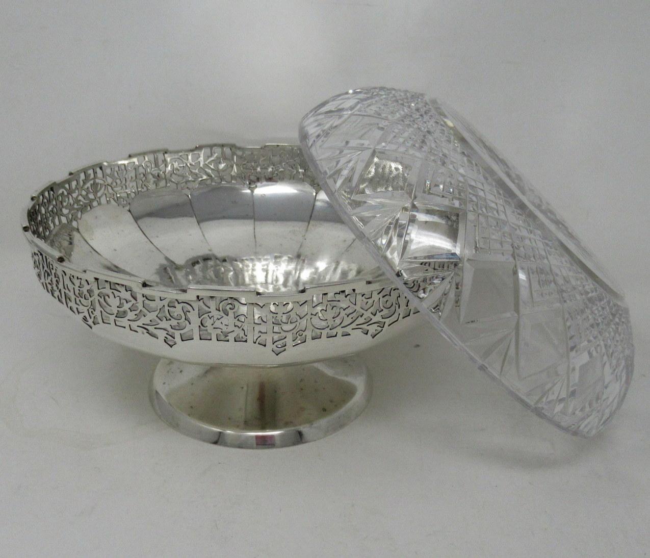 Antike englische Obstschale aus Sterlingsilber mit geschliffenem Kristall im Art déco-Stil 1924 im Angebot 1