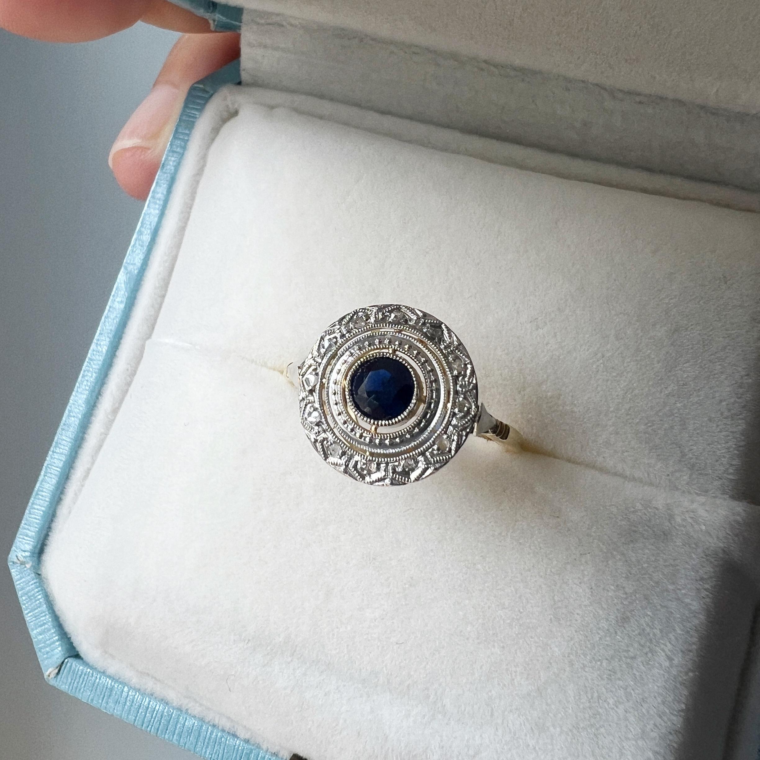 Antique Art Deco era 18K gold diamond blue sapphire ring In Good Condition For Sale In Versailles, FR