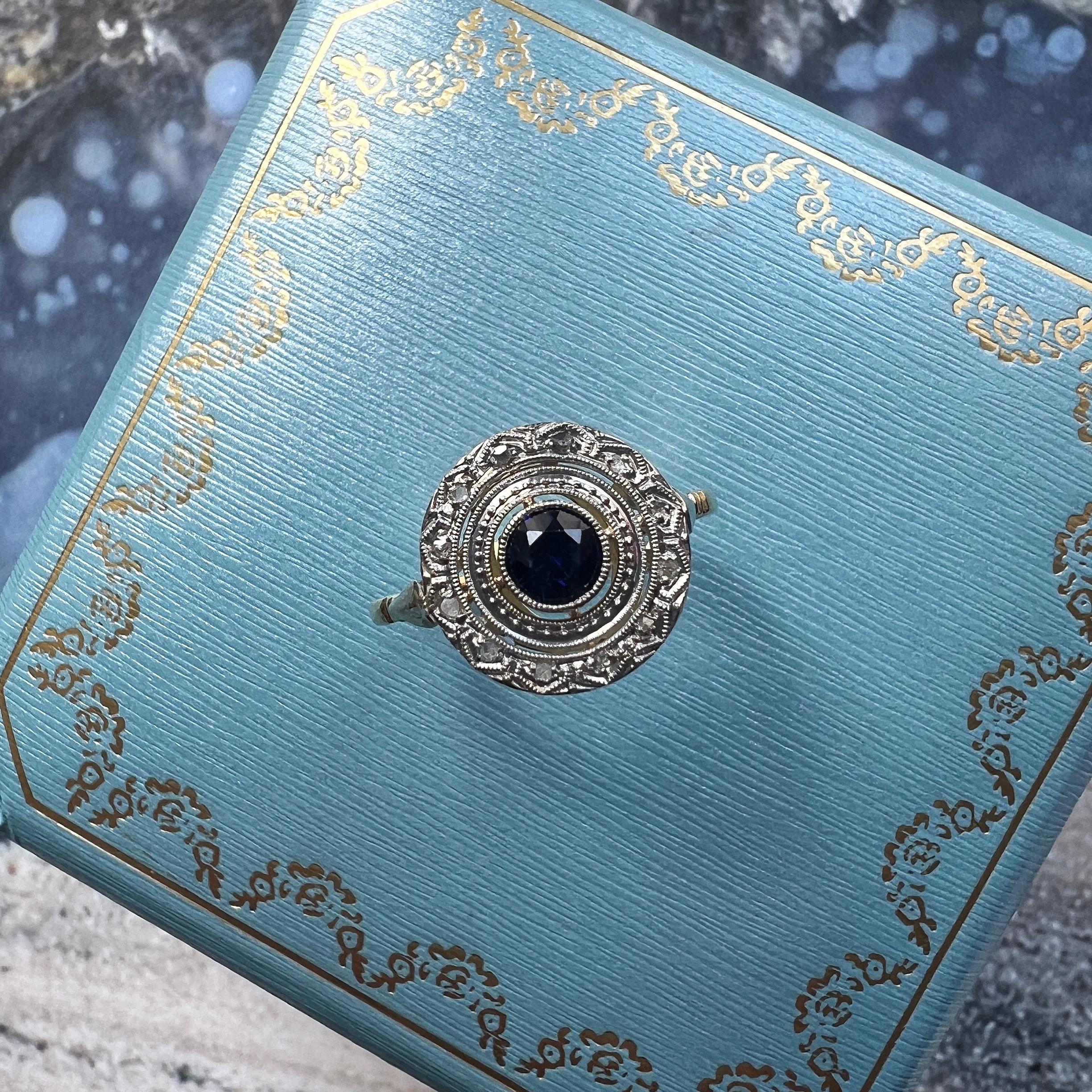 Antique Art Deco era 18K gold diamond blue sapphire ring For Sale 1
