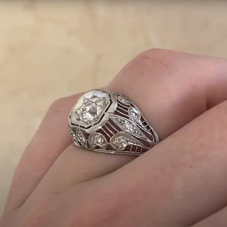 Antiguo Anillo de Compromiso de Diamantes Europeos de la Era Art Decó (aprox. 0,60 quilates) en venta 1