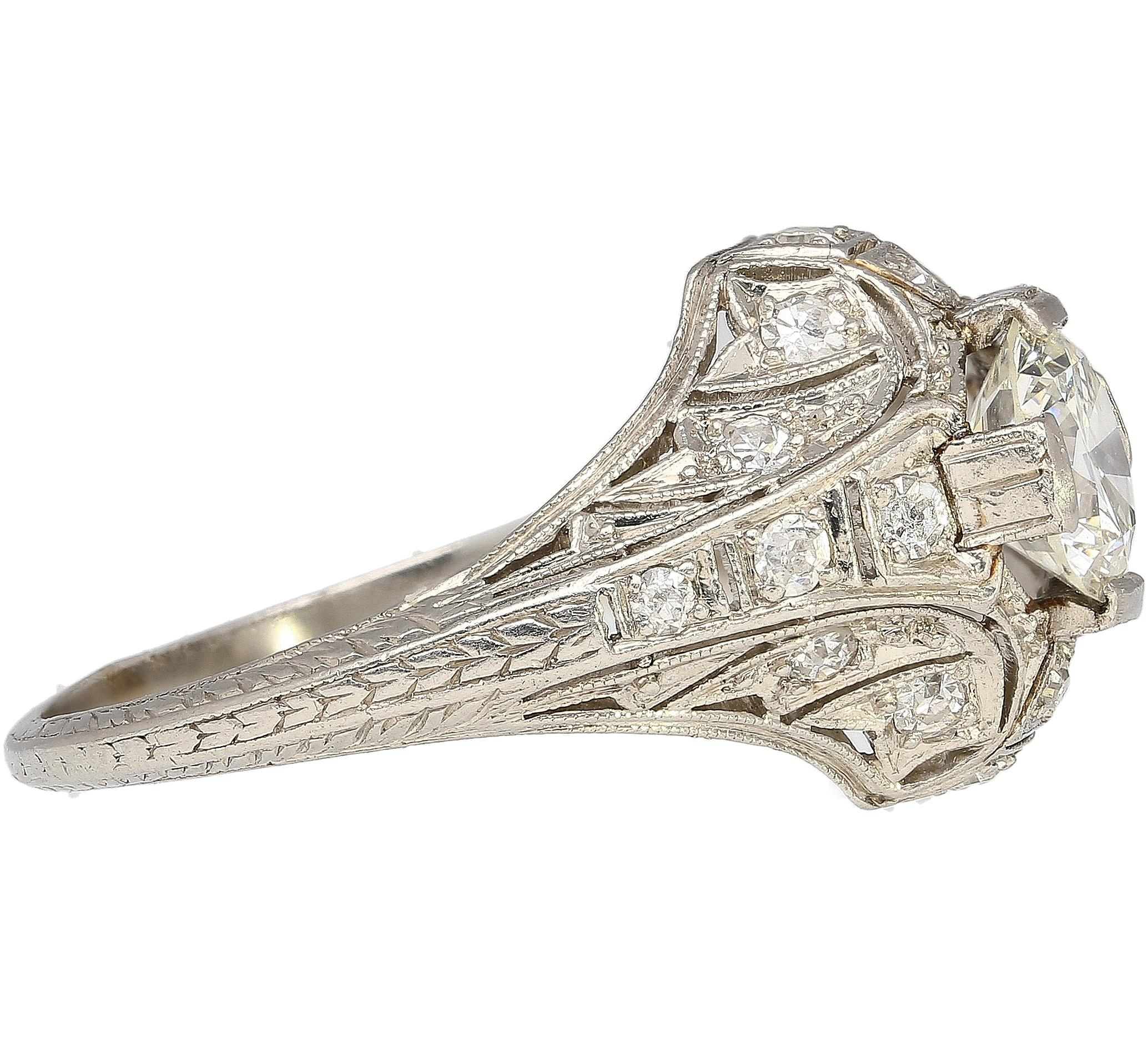 Taille vieille Europe Bague en platine antique de l'époque Art déco avec diamant taille européenne ancienne de 1 carat en vente