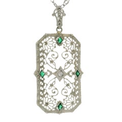 Collier Chaîne de pendentifs en verre filigrané, or blanc camphre, Arte Antiques Art Deco