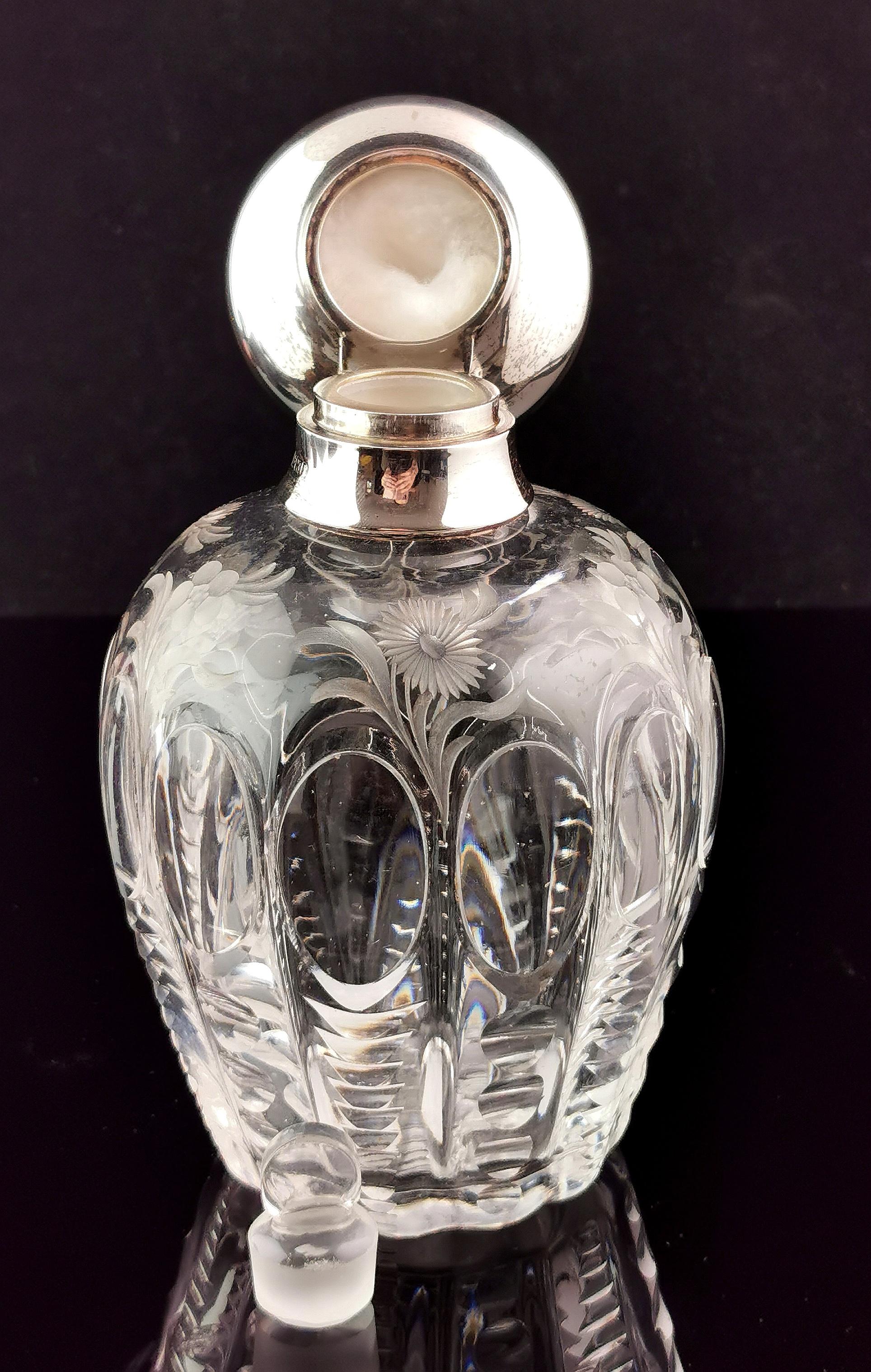 Antique Art Deco etched glass scent bottle, Sterling silver, Floral  For Sale 4