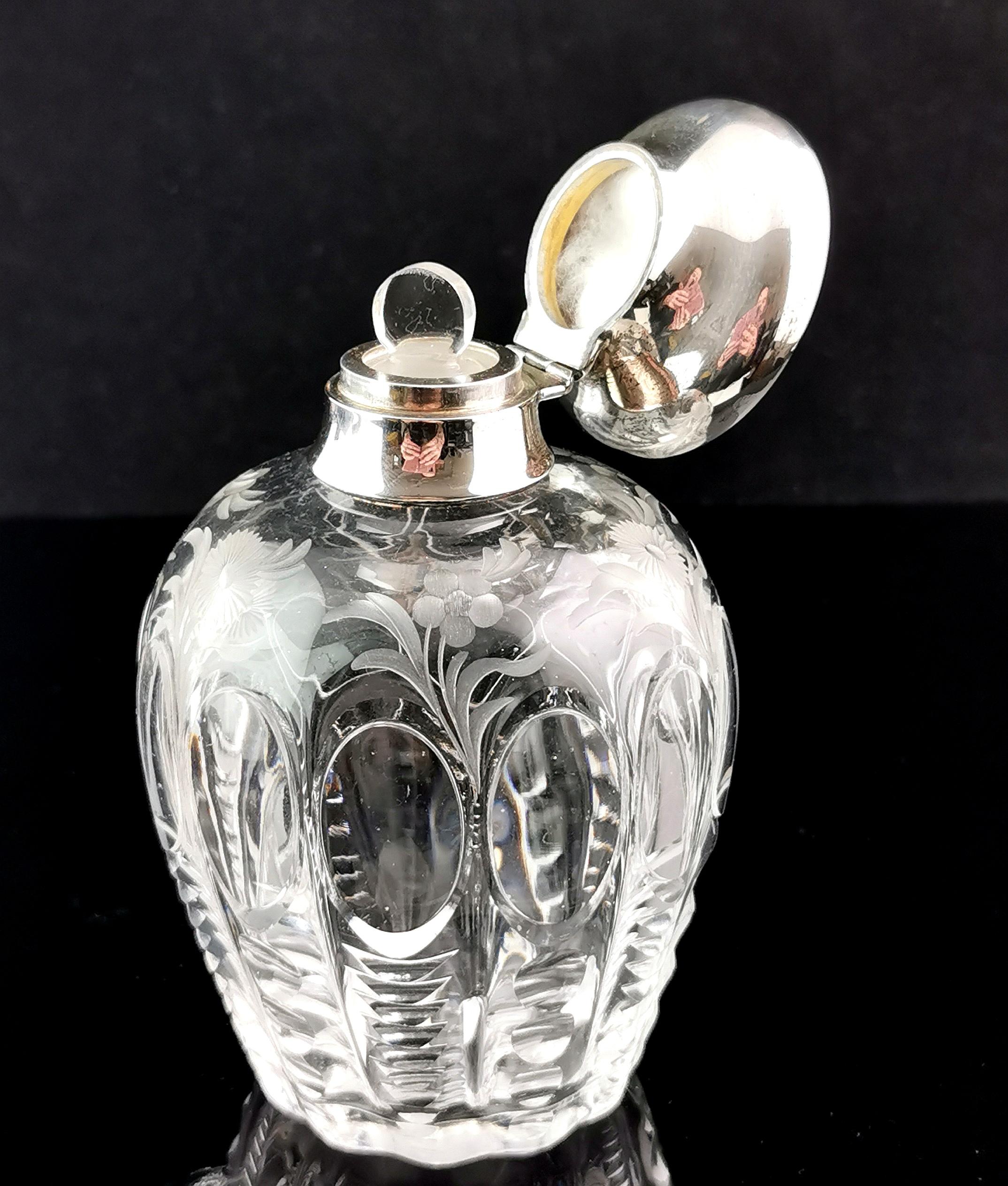 Etched Antique Art Deco etched glass scent bottle, Sterling silver, Floral  For Sale