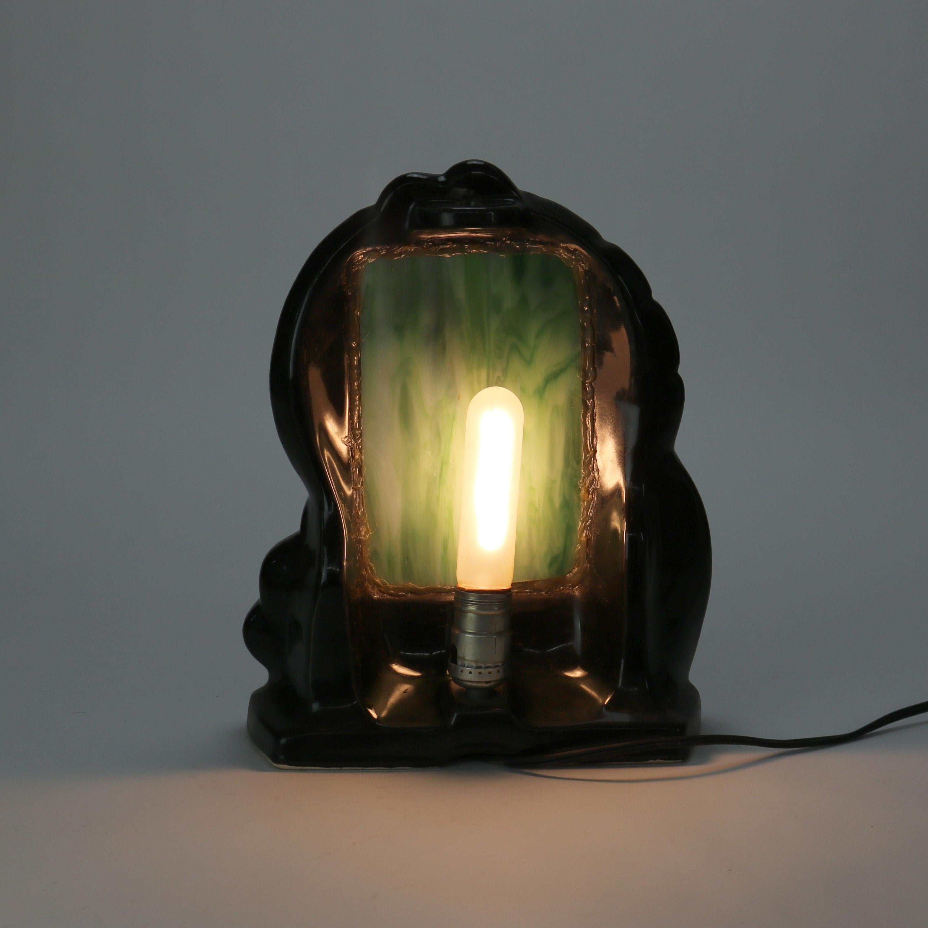 Lampe de table ancienne Art Deco Figural Pottery and Slag Glass C1930 en vente 1