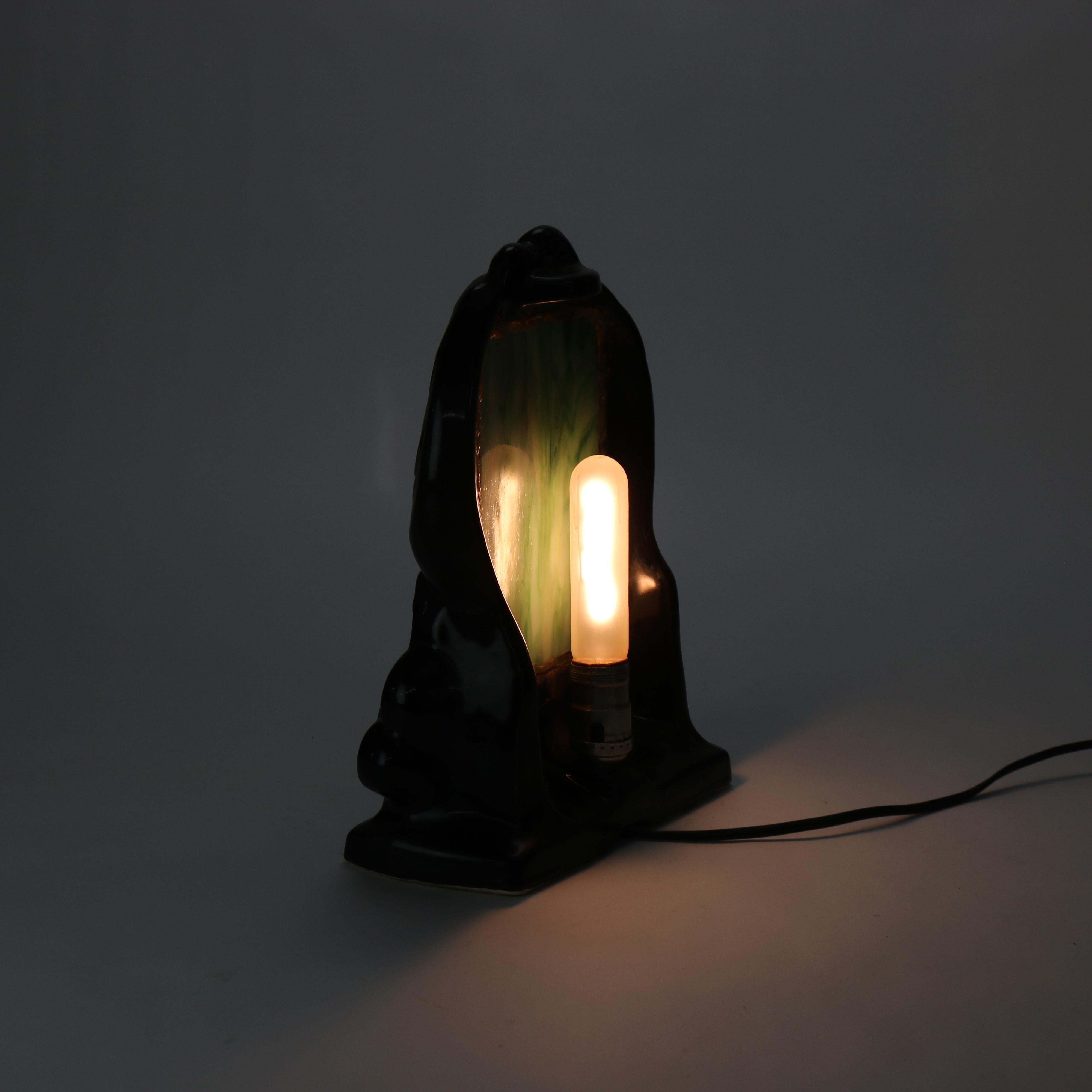 Lampe de table ancienne Art Deco Figural Pottery and Slag Glass C1930 en vente 3