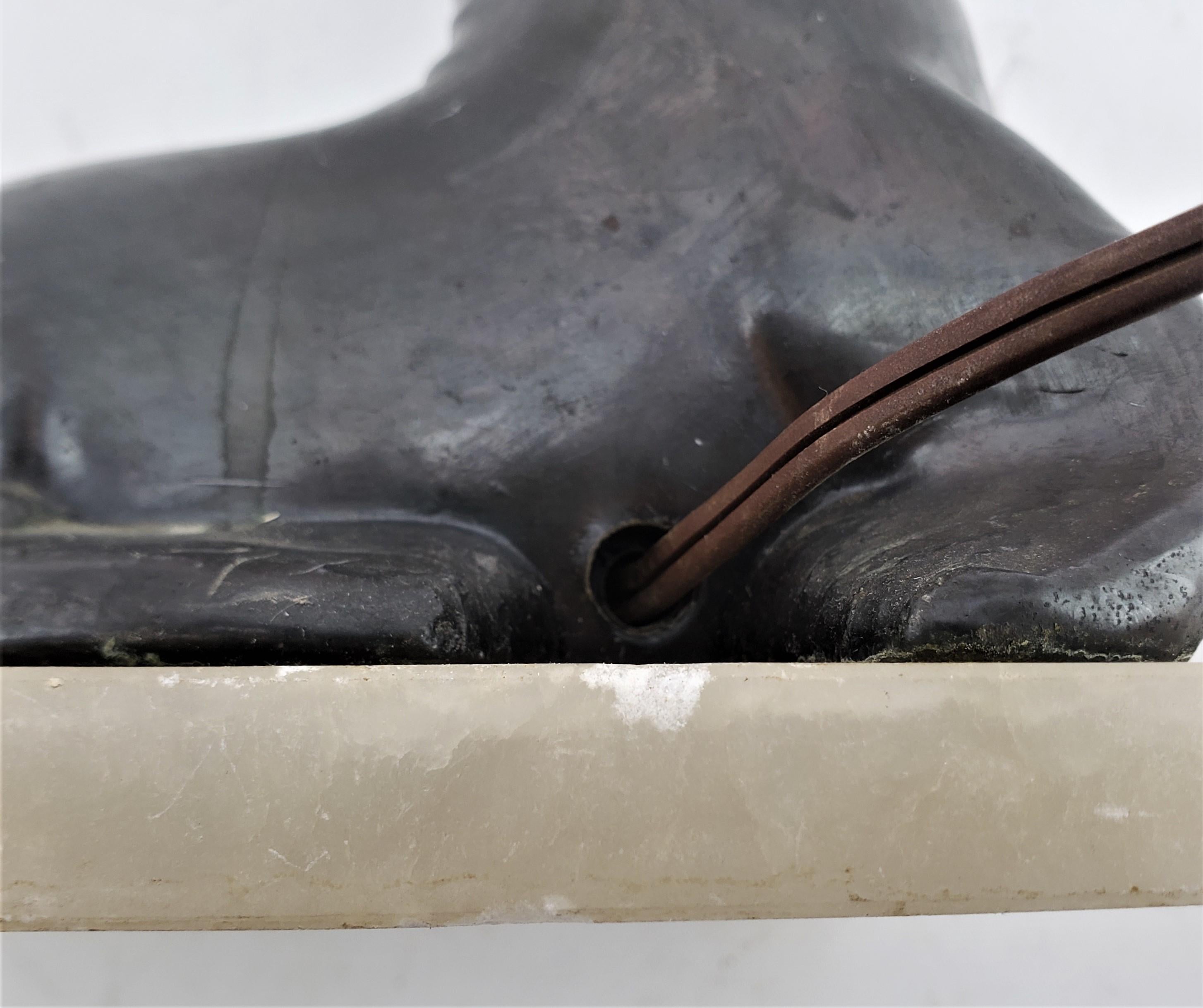 Antike Art-Déco-Tischlampe mit stilisiertem Siegel-Akzent oder beleuchteter Skulptur im Angebot 9