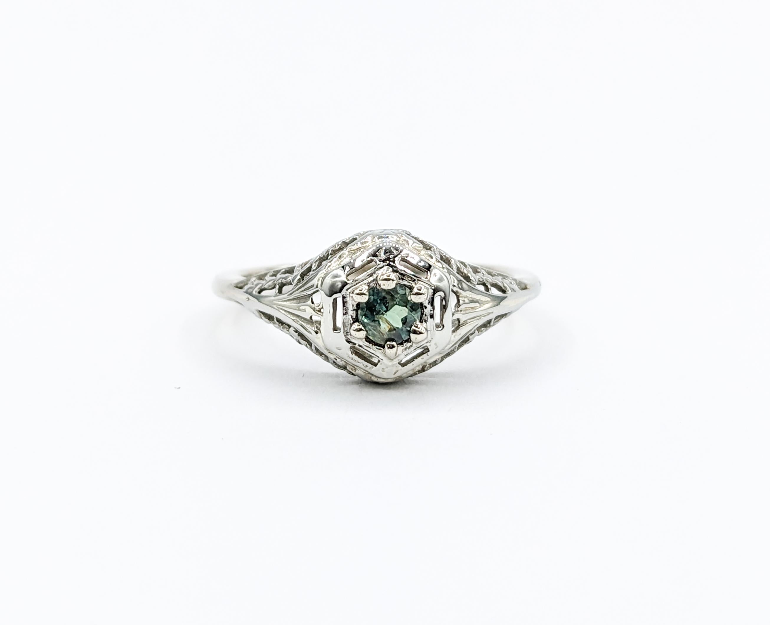 Antique Art Deco Filigree Alexandrite Ring in 18Kt White Gold Ring In Excellent Condition For Sale In Bloomington, MN