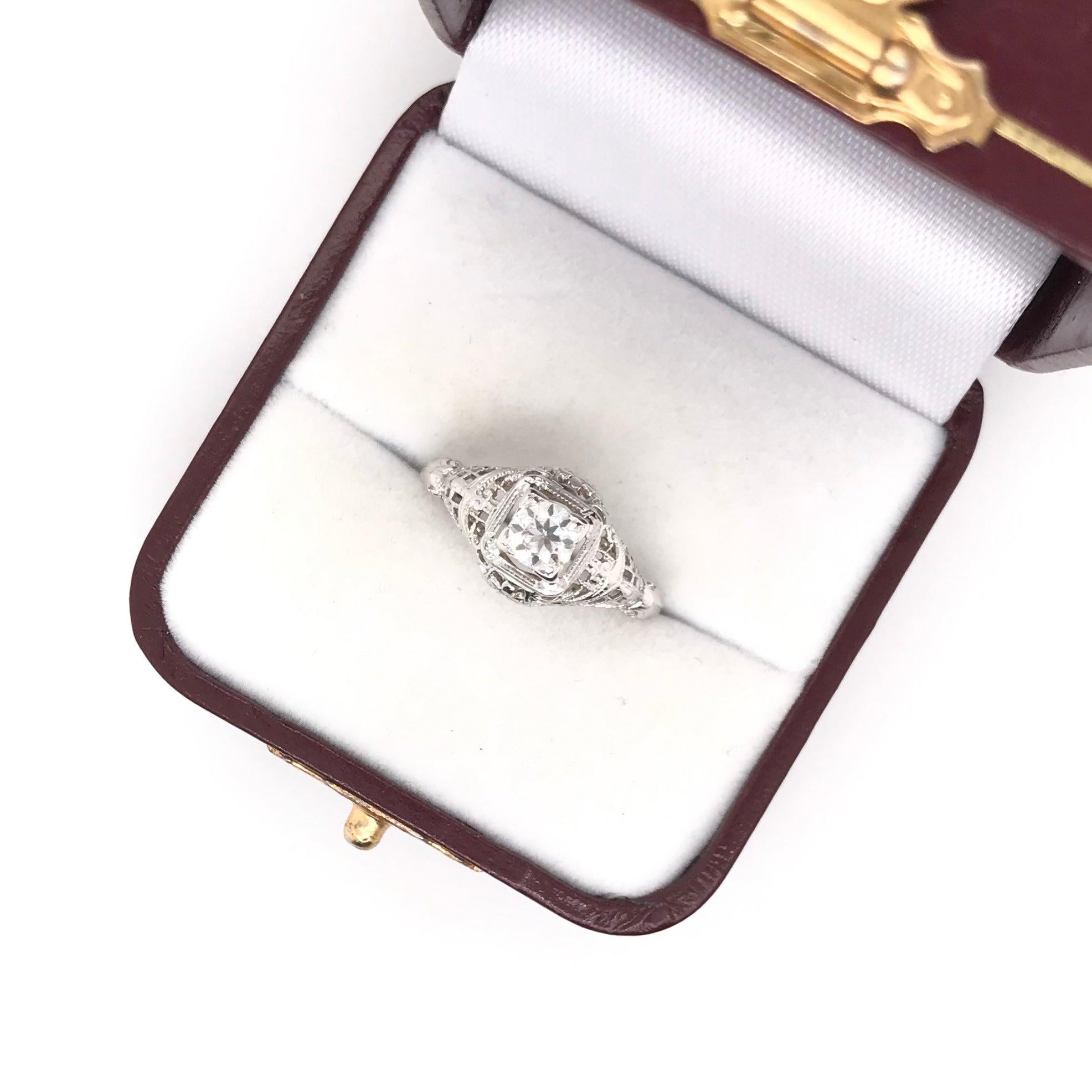 Antiguo Anillo de Diamantes Estilo Solitario Art Decó Filigrana en venta 7