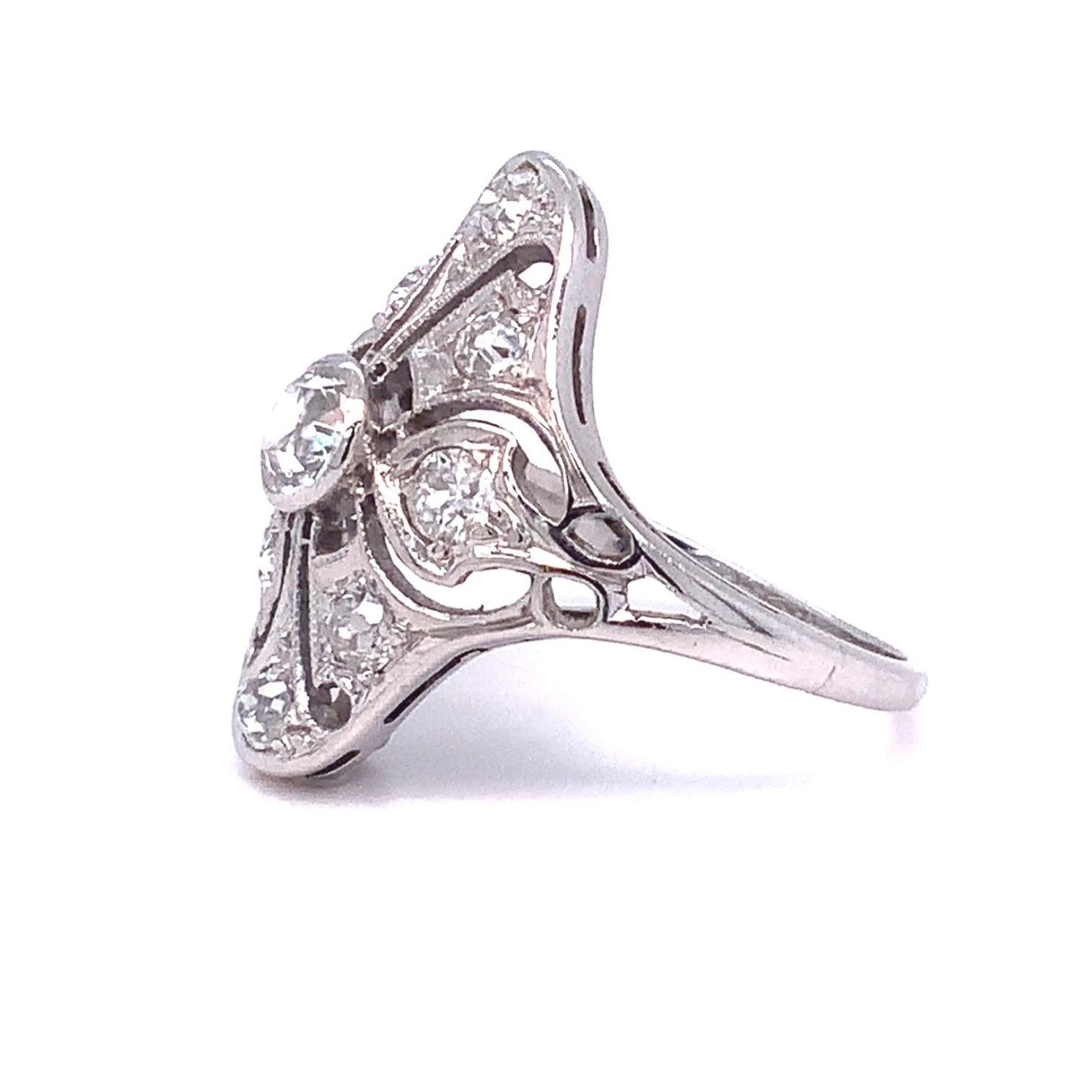 Antique Art Deco Fillagree Diamond Ring Set in 14 Karat White Gold For Sale 1