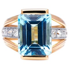 Vintage, Art Deco, French, 18 Carat Gold, Aquamarine and Diamond Ring