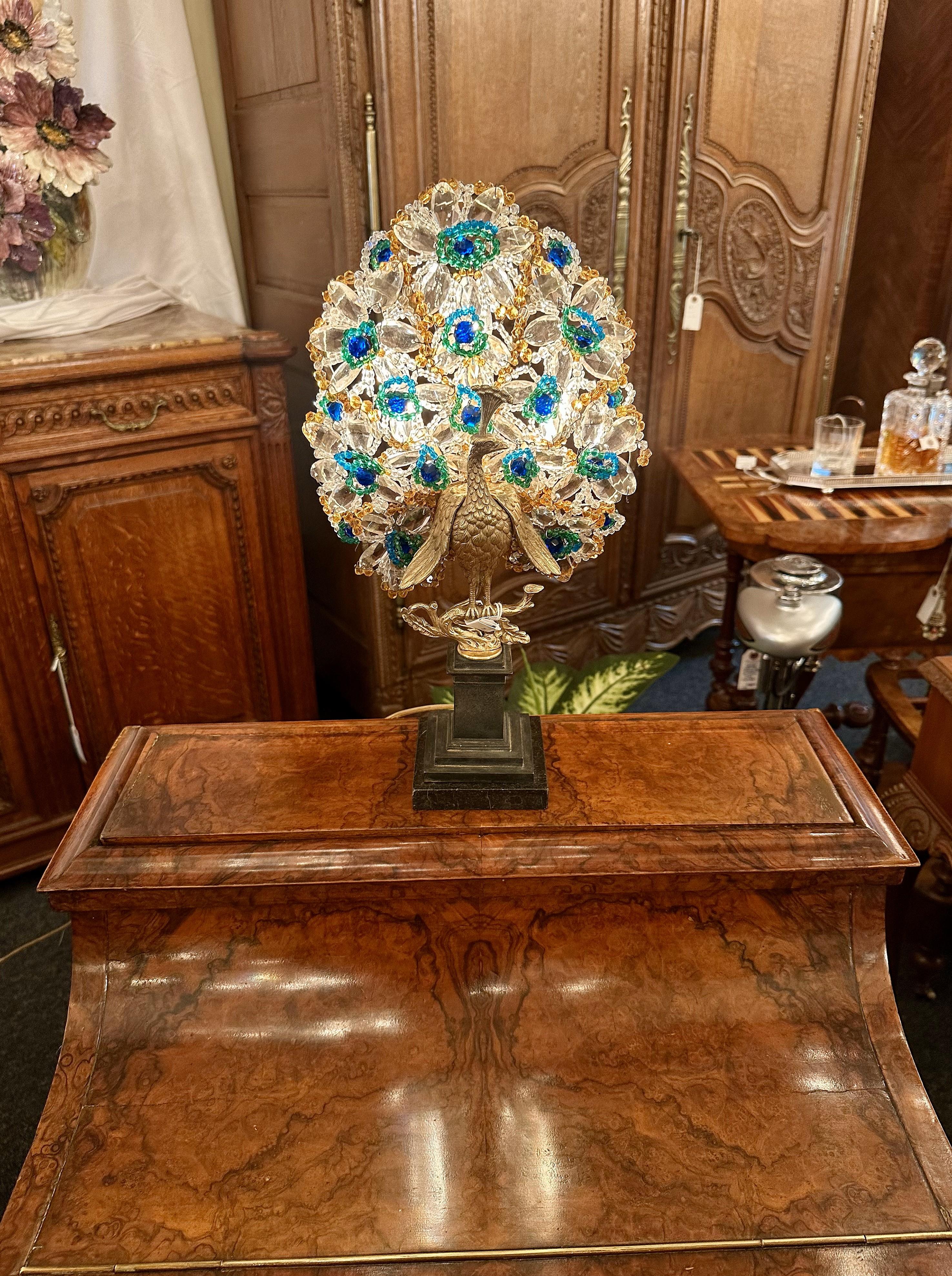 Antigua lámpara Art Decó francesa de bronce dorado y pavo real de cuentas de colores, Circa 1915 en venta 3