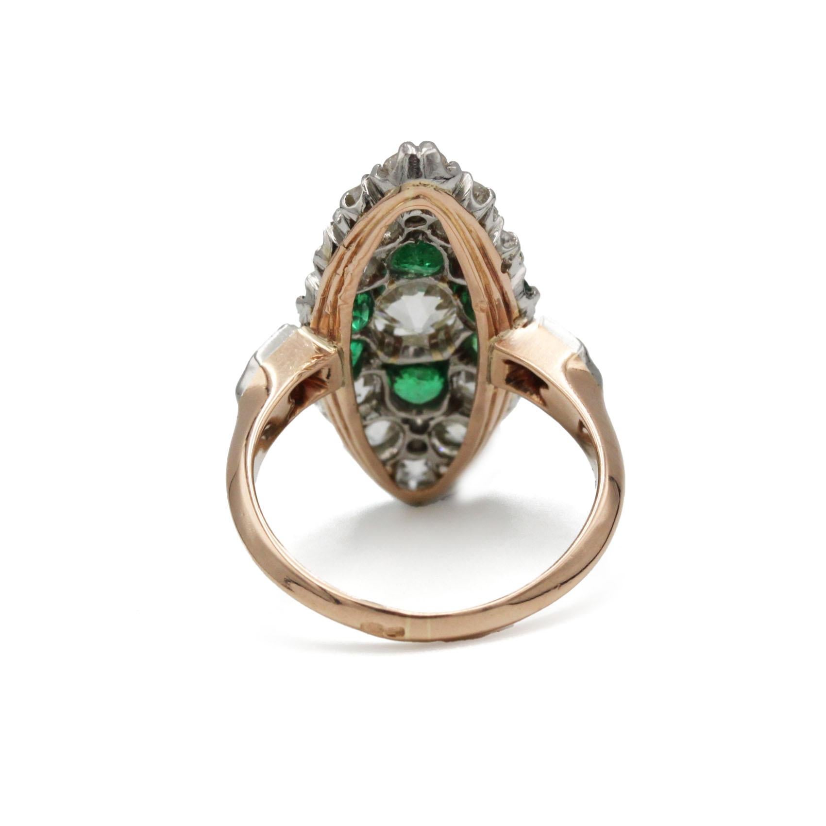 De las mujeres Antiguo Anillo Art Déco Francés Marquesa Esmeraldas y Diamantes, oro de 18 quilates y platino en venta