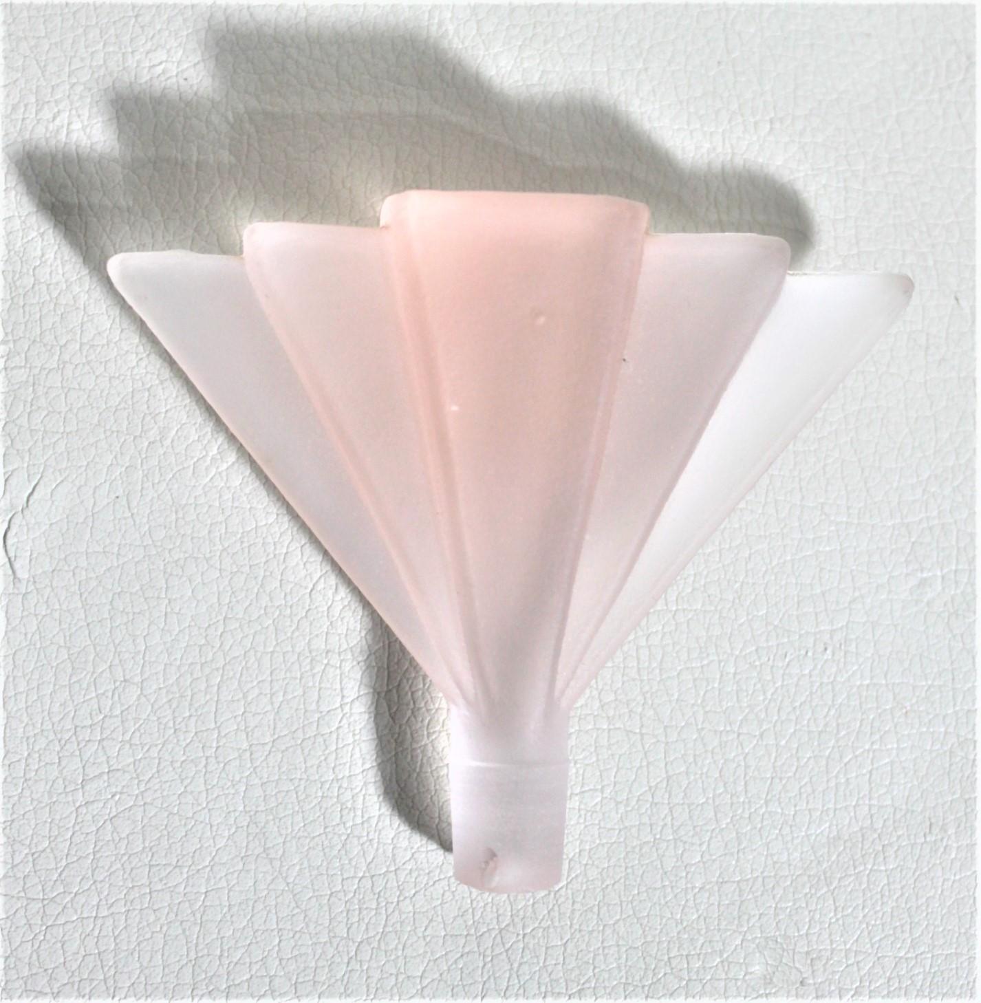 Antique Art Deco Frosted Pink Perfume or Scent Bottle For Sale 1