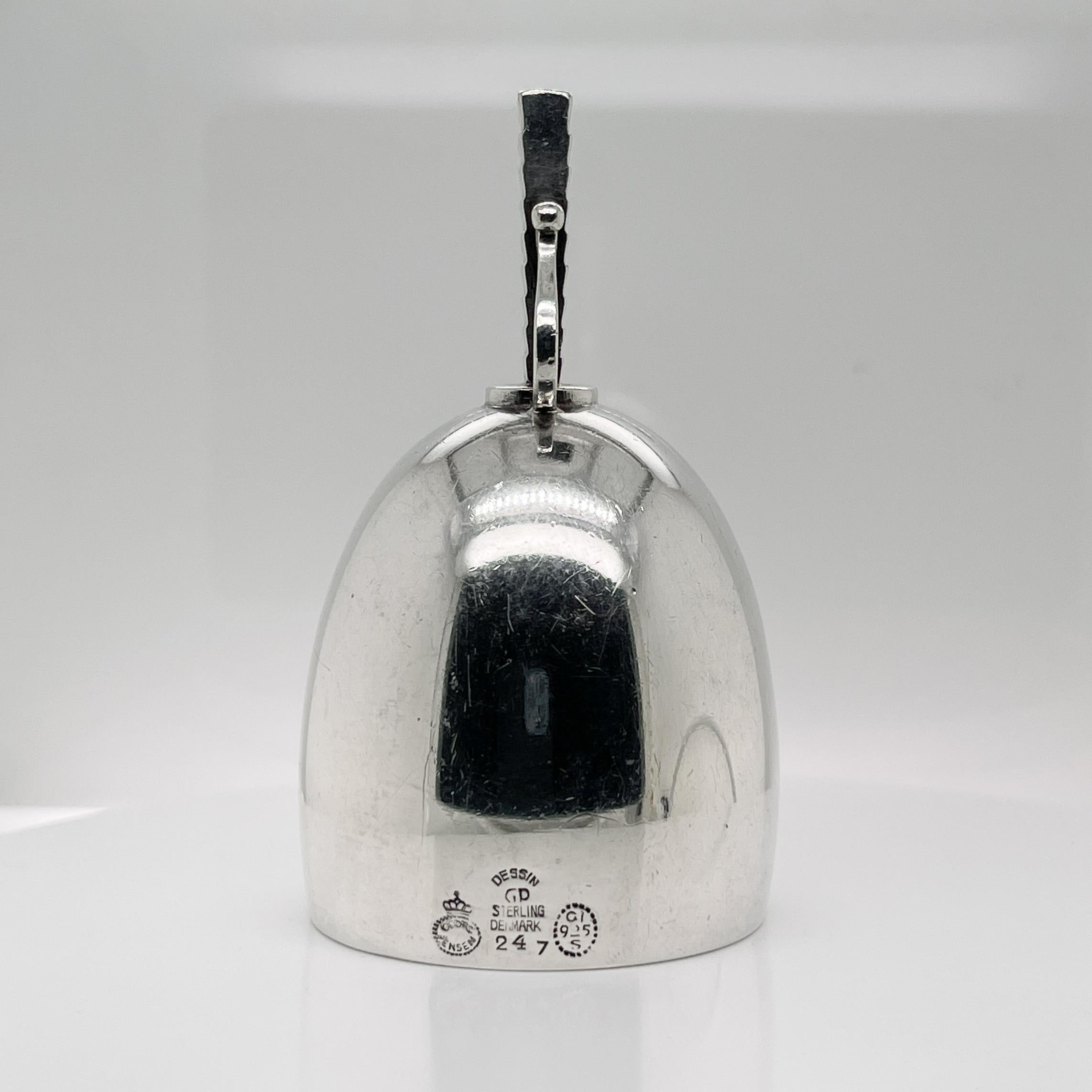 Ancienne cloche de table Art déco parallèle Georg Jensen en argent sterling n° 247 en vente 1