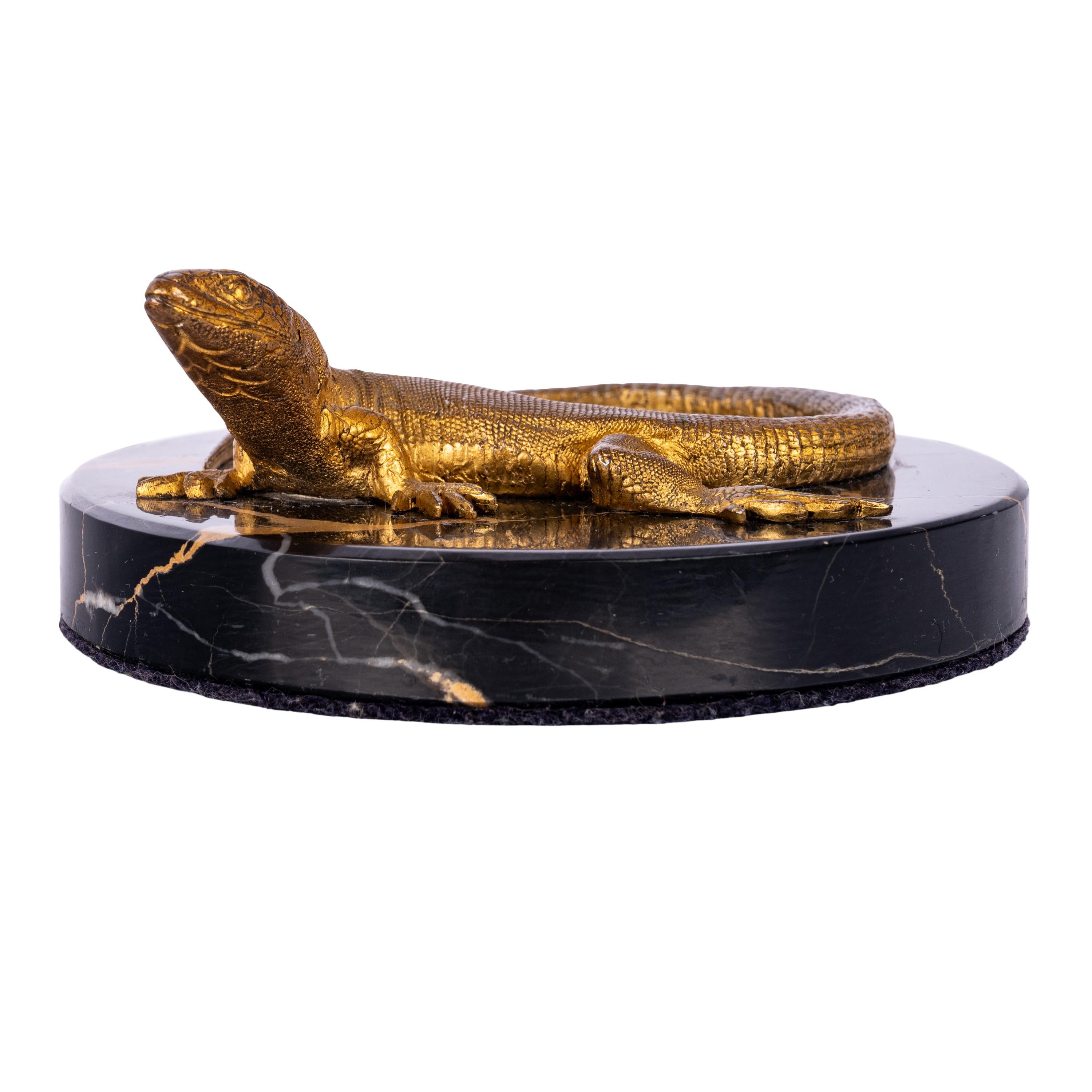 Presse-papiers d'antiquités Art déco en bronze doré, marbre Portoro et statue de lézard 4