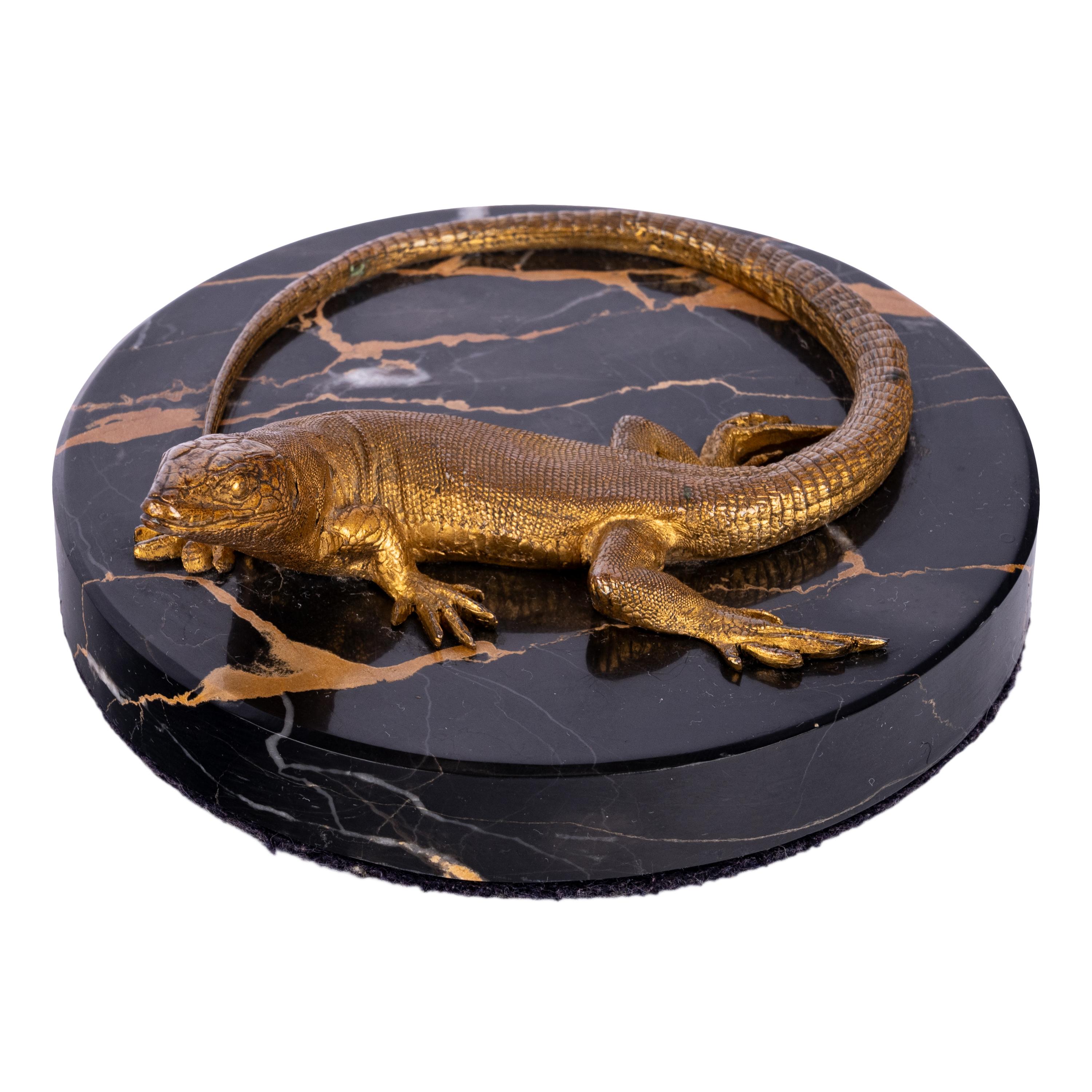 Presse-papiers d'antiquités Art déco en bronze doré, marbre Portoro et statue de lézard 1
