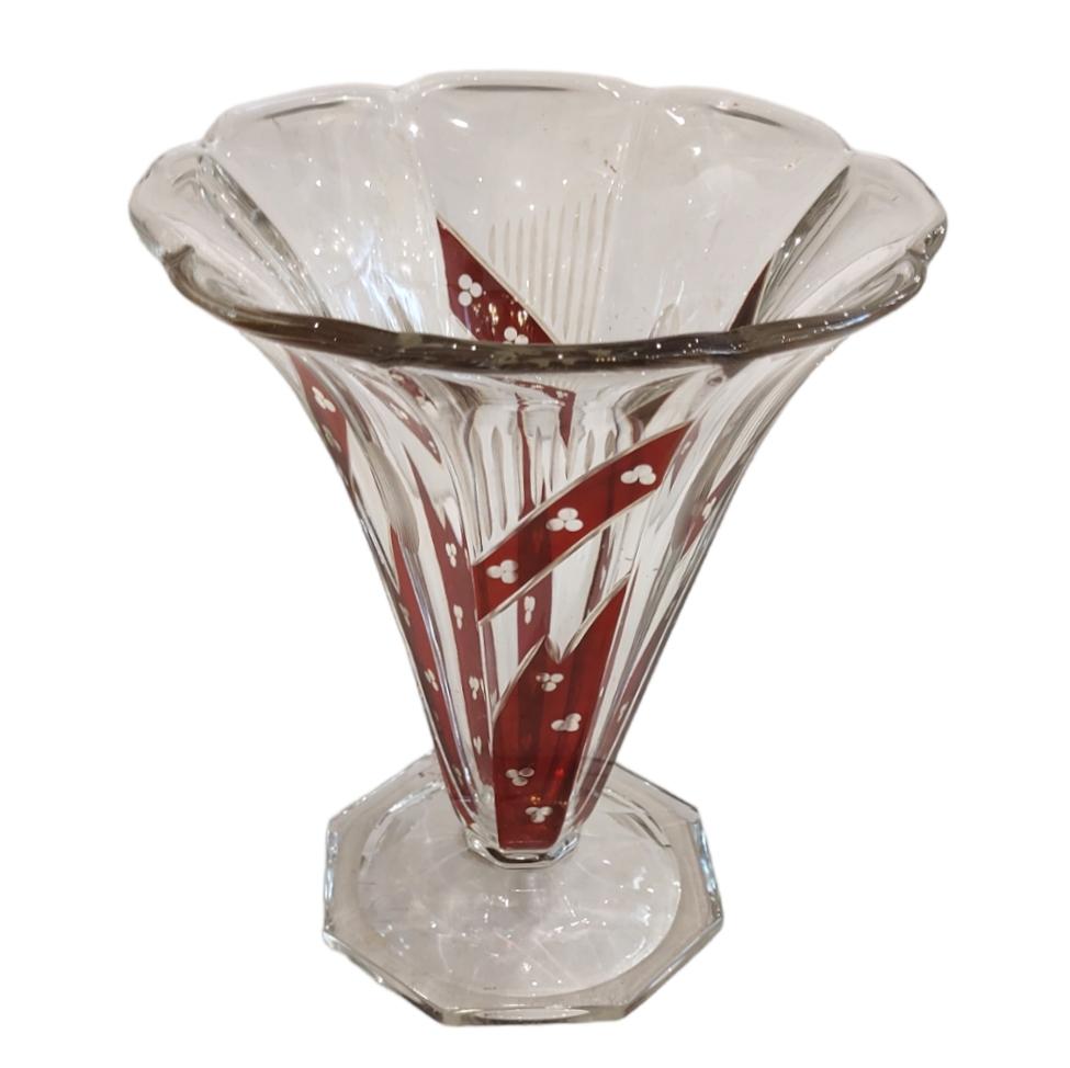 •extremely rare antique Art Deco glass vase by Karl Palda

•hand cut, hand enamelled and engraved colour glass

•in excellent antique condition, no chips, cracks