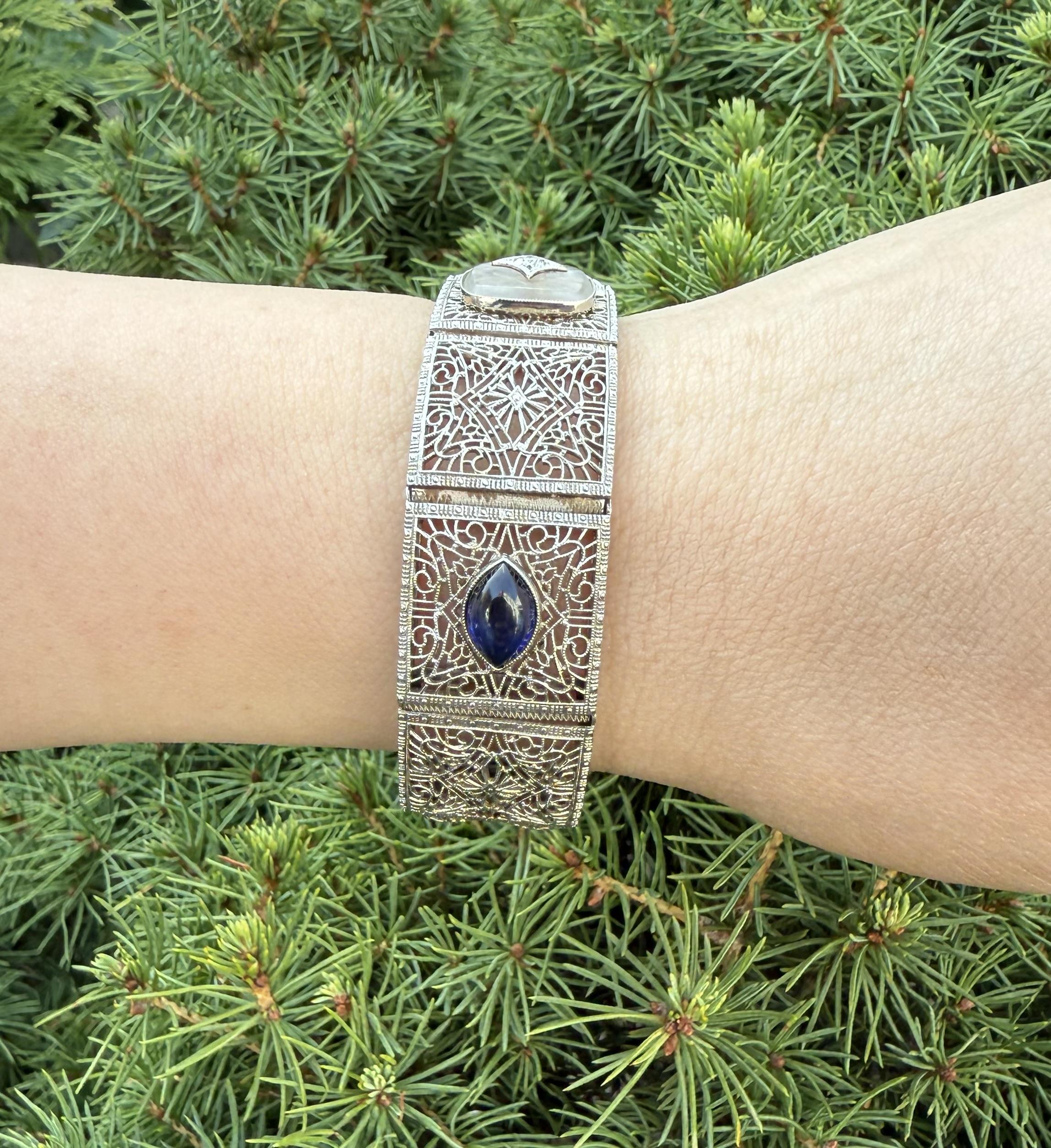 Bracciale antico Art Deco in oro e platino con vetro canforato e diamanti in filigrana in vendita 6