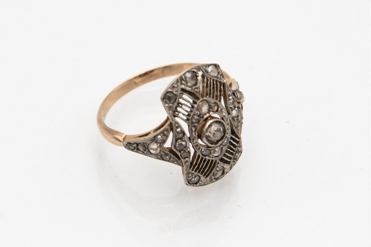 Antique Art Deco gold ring with old-cut diamonds, 1920s. In Good Condition For Sale In Chorzów, PL