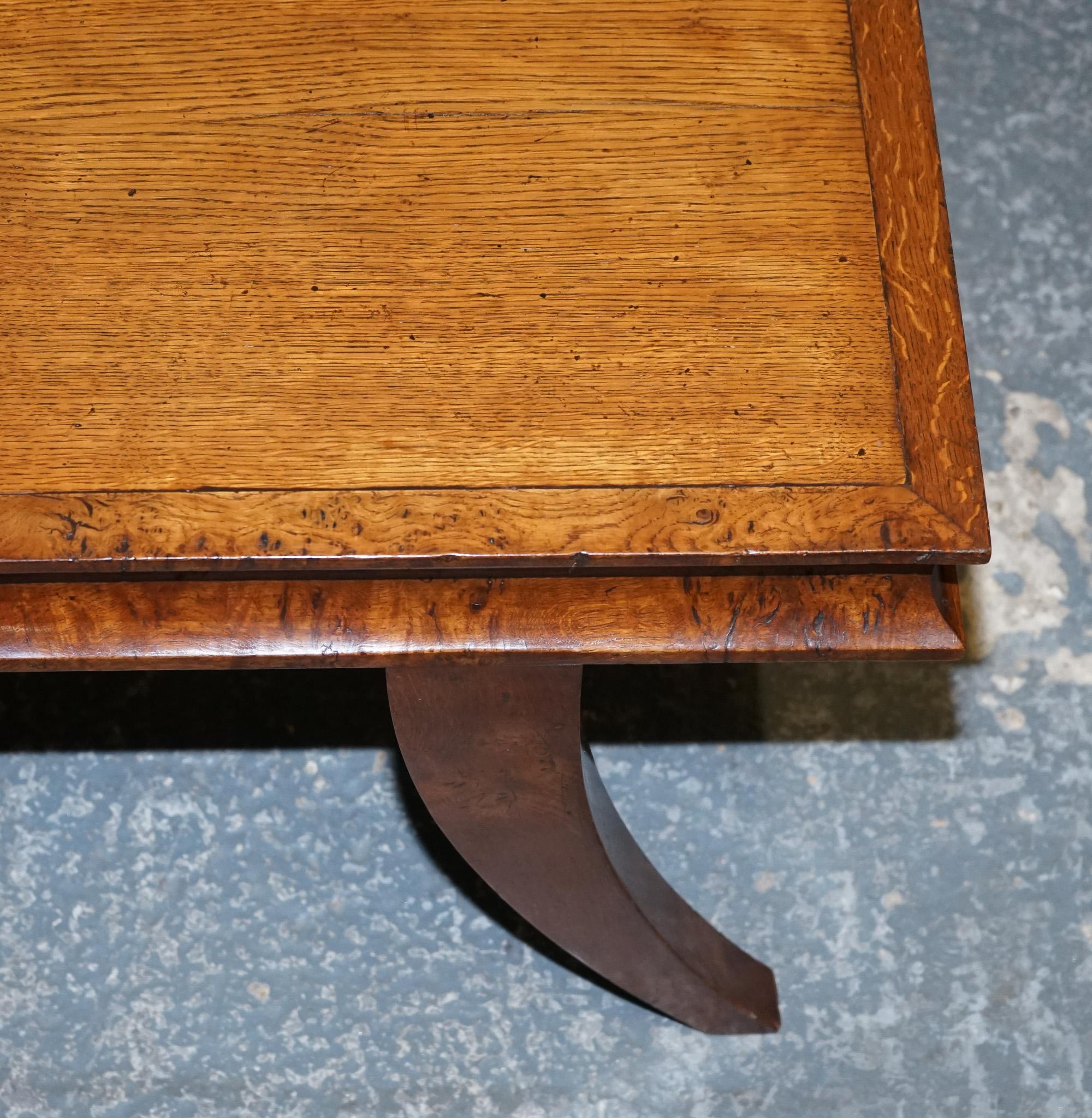 ANTIQUE ART DECO GOLDEN OAK COFFEE TABLE MAPPA BURL TRiM & SPLAYED LEGS im Angebot 2