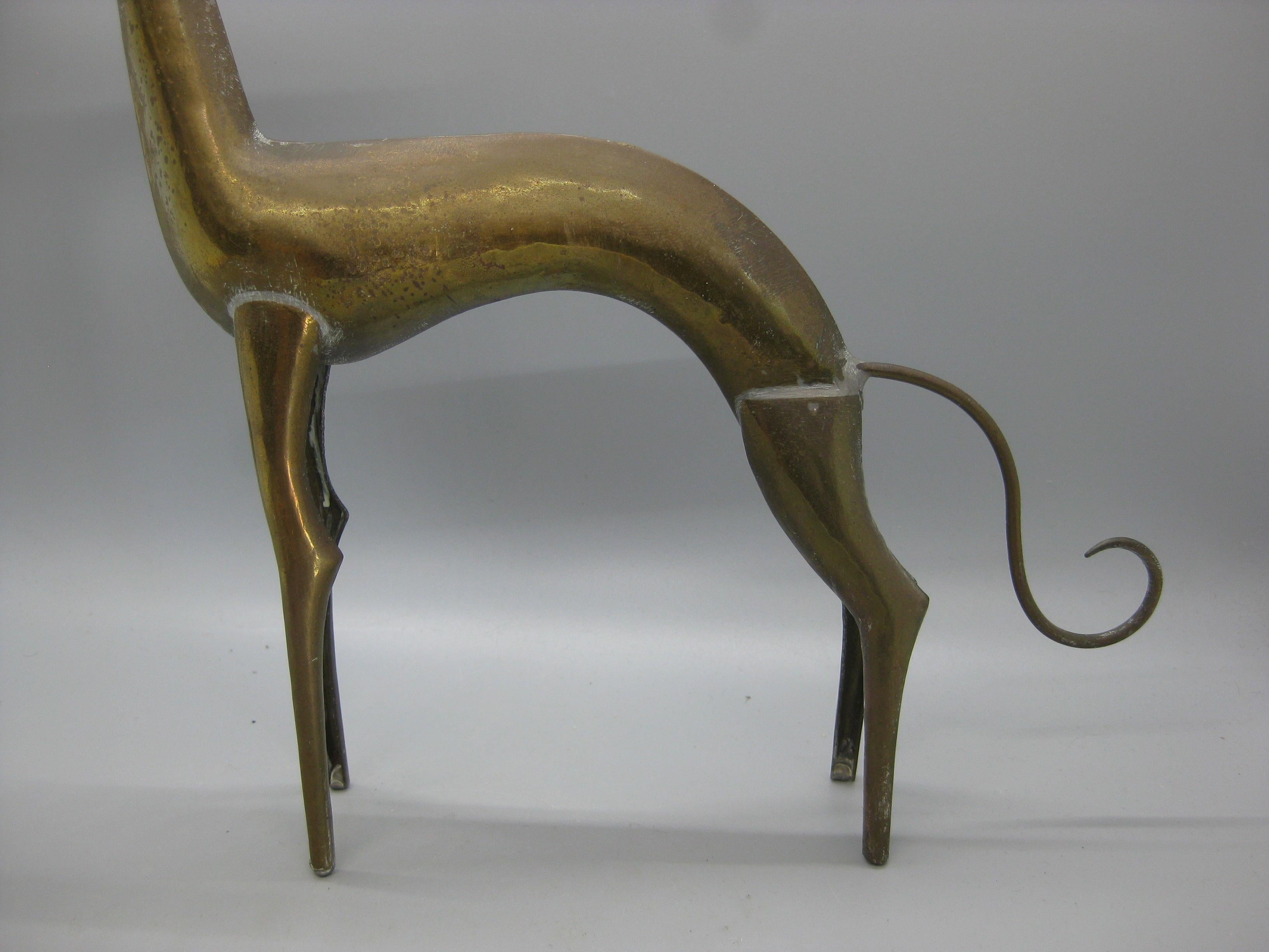 Français Antiquité Art Deco Greyhound Whippet Dog Figural Brass Figure Sculpture French ? en vente