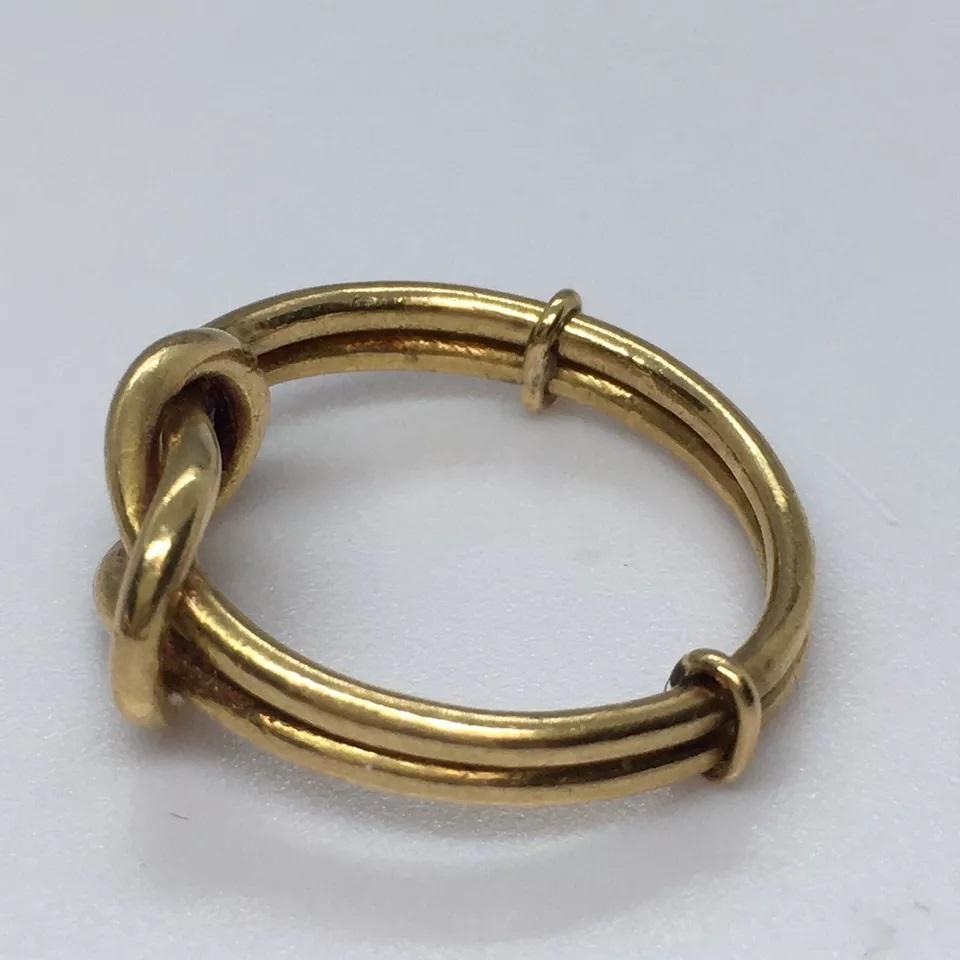 Antique Art Deco Gucci 18K Love Knot Ring 1930s 3.2 Gram Size 4.5 Fabrication In Good Condition For Sale In Los Angeles, CA