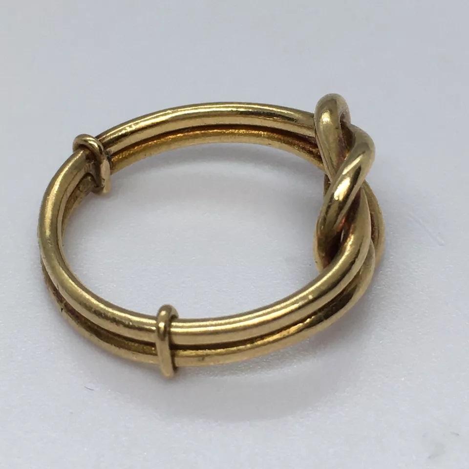 Antique Art Deco Gucci 18K Love Knot Ring 1930s 3.2 Gram Size 4.5 Fabrication For Sale 1