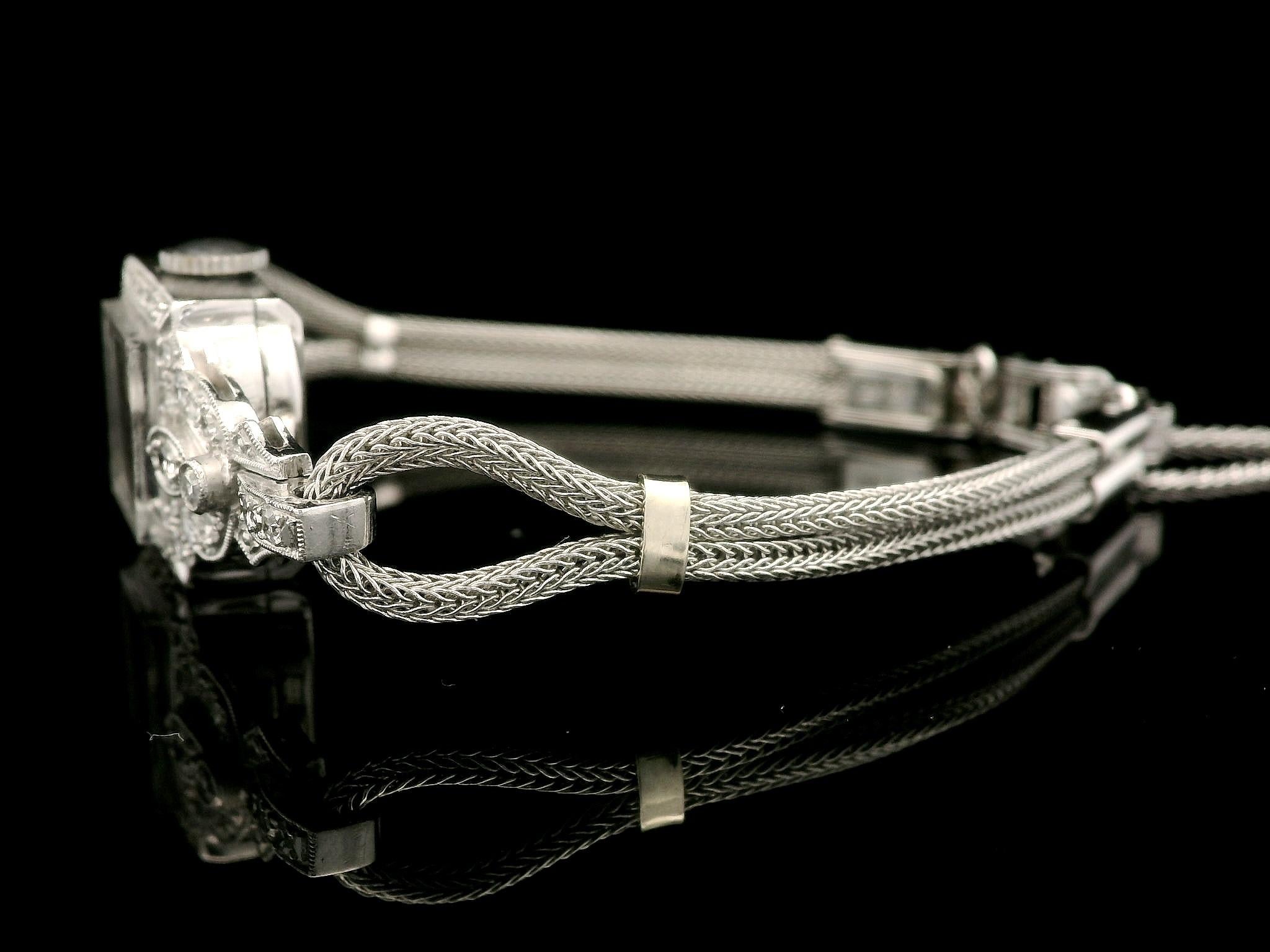 Hamilton, montre-bracelet jonc art déco ancien en or blanc et platine avec diamants en vente 4