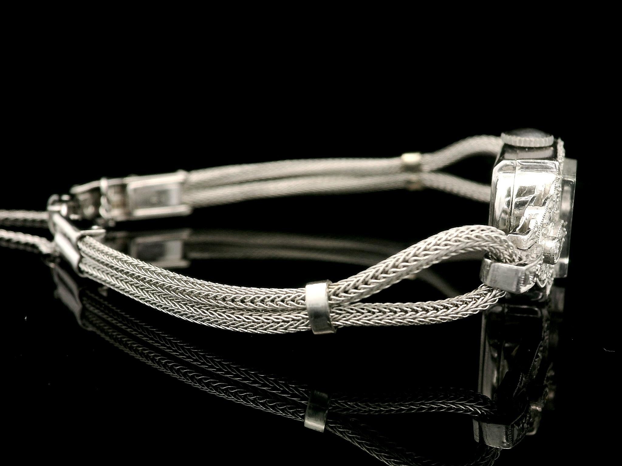 Hamilton, montre-bracelet jonc art déco ancien en or blanc et platine avec diamants en vente 5
