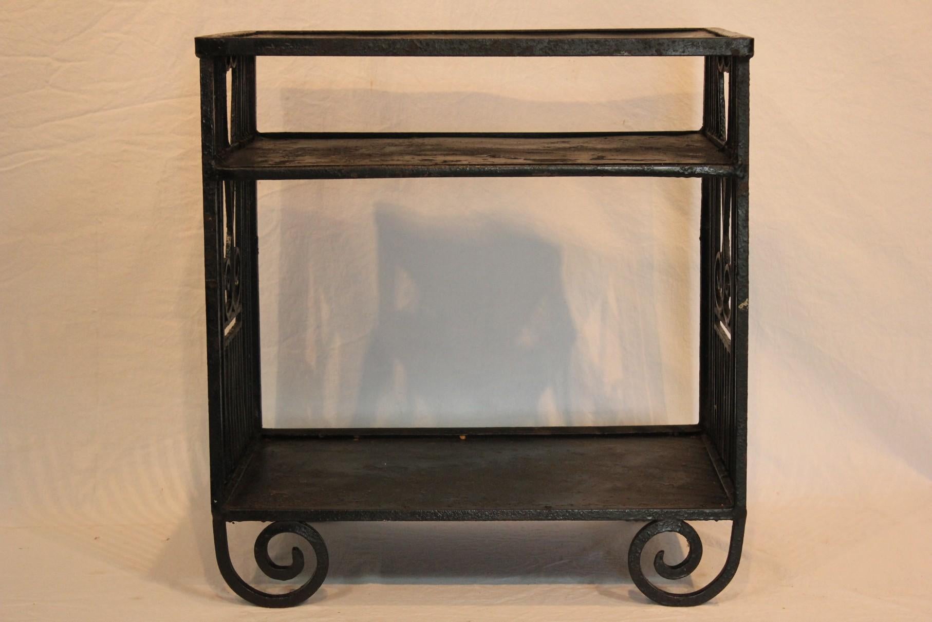 Age : 1900 - 1950

Style de mobilier : Art déco (1920 - 1940)

Dimensions globales : 25