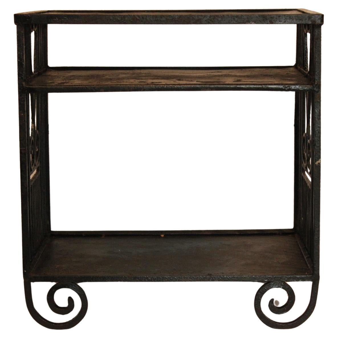 Arte Antiques Table d'appoint en fer forgé forgé à la main Circa 1920 en vente