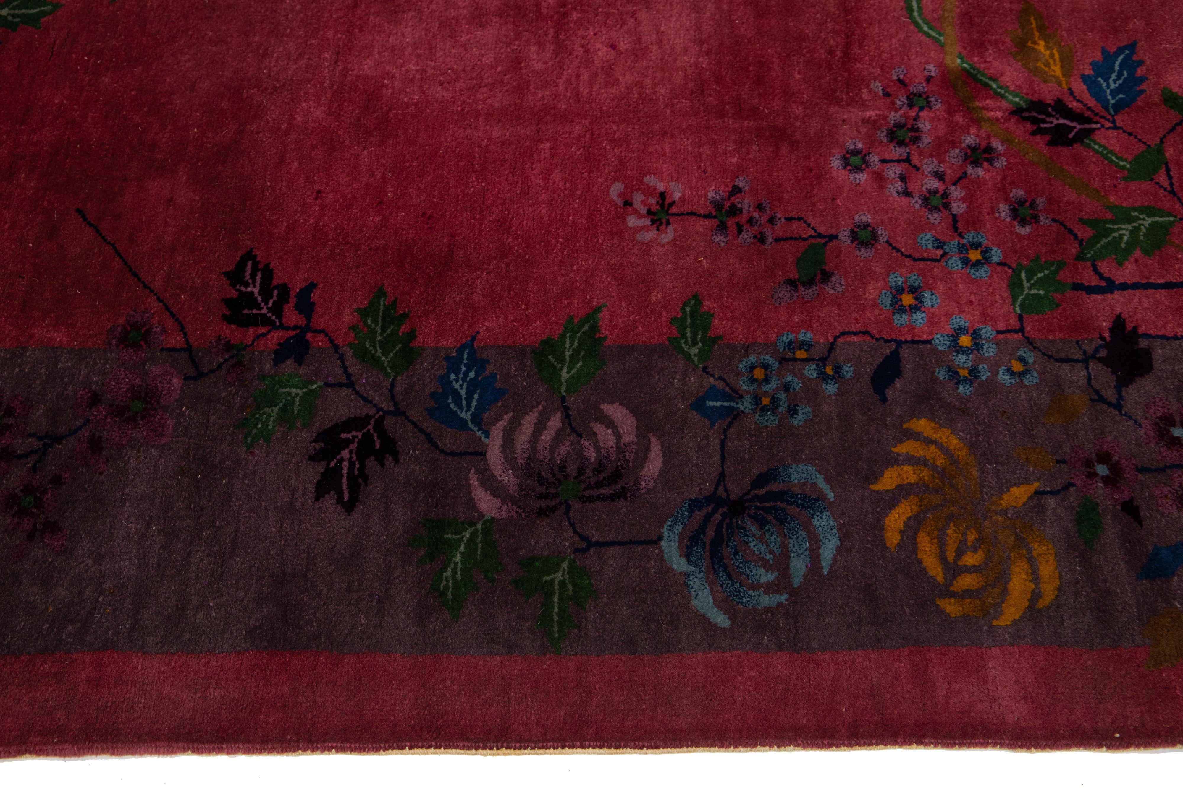 Antique Art Deco Handmade Chinese Wool Rug In Burgundy Red (Tapis de laine chinois fait main en rouge bourgogne) en vente 2