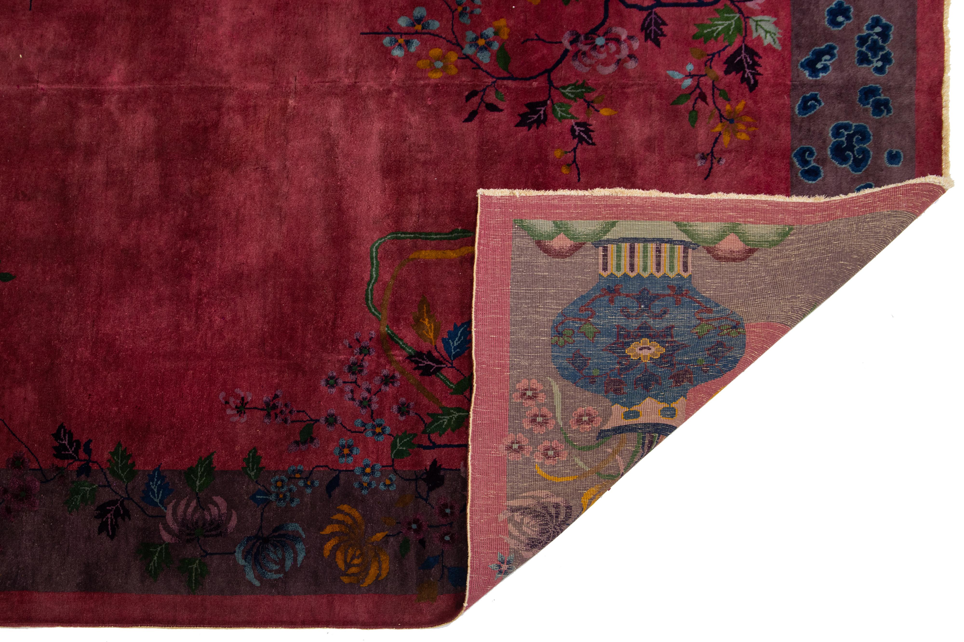 Chinois Antique Art Deco Handmade Chinese Wool Rug In Burgundy Red (Tapis de laine chinois fait main en rouge bourgogne) en vente